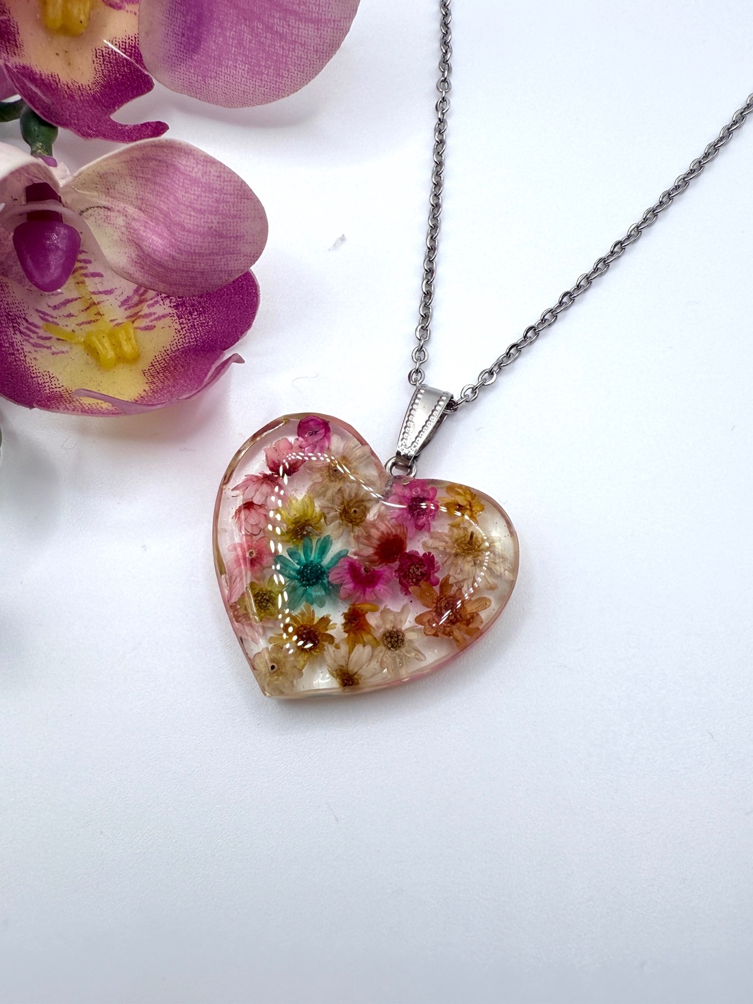 Pandantiv Floral inima din Rășină Handmade � Bijuterie unicat  - bijuterii - coliere - pandative - Artynos.ro