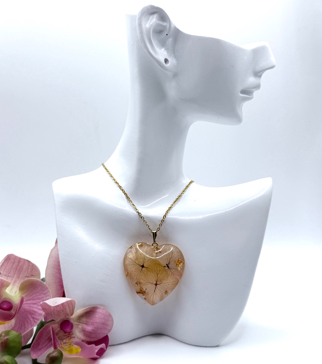 Pandantiv inima Floral din Rășină � Bijuterie Inspirate din Natură - bijuterii - coliere - pandative - Artynos.ro