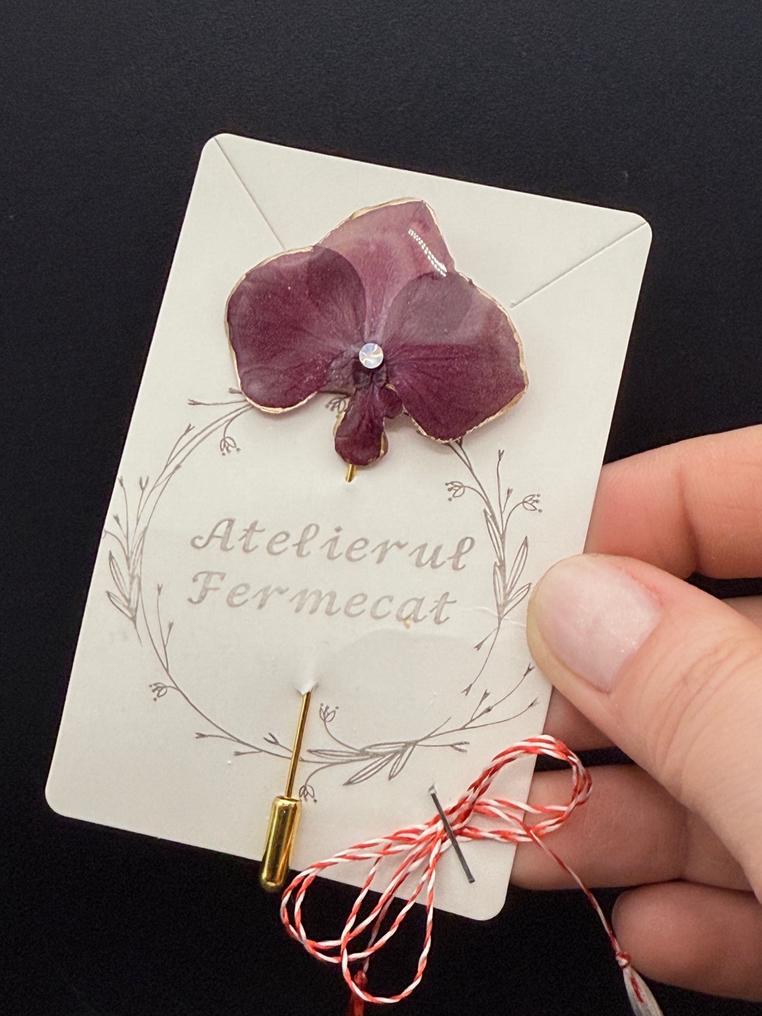 Broșă Hortensie Naturală � Accesoriu Unic și Feminin - bijuterii - broșe - Artynos.ro