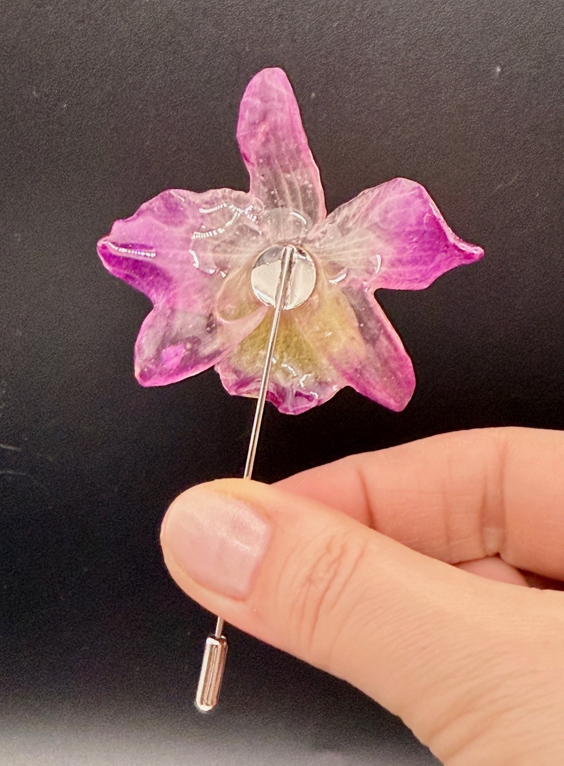 Broșă Orhidee Naturală  � Accesoriu Delicat pentru Ținute Rafinate - bijuterii - broșe - Artynos.ro