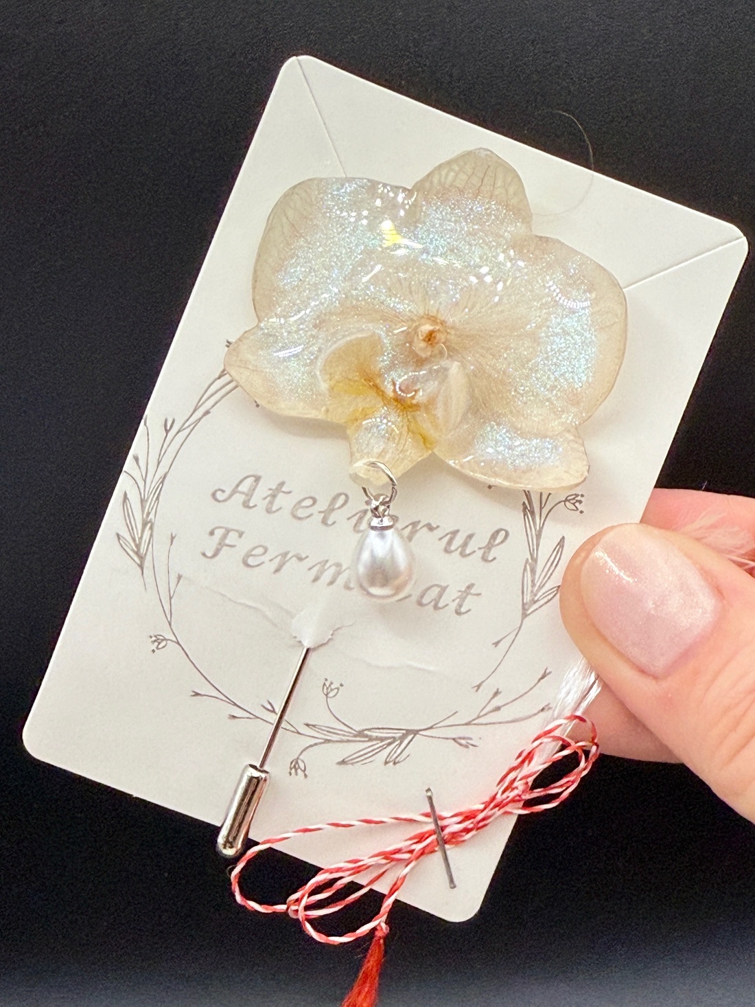 Broșă Elegantă din Orhidee Naturală � Detaliu Floral star dust albastru - bijuterii - broșe - Artynos.ro