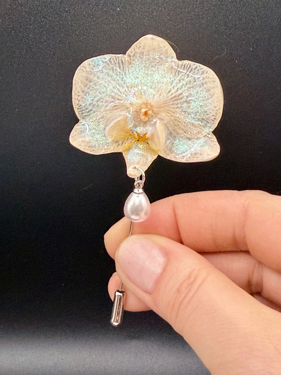 Broșă Elegantă din Orhidee Naturală � Detaliu Floral star dust albastru - bijuterii - broșe - Artynos.ro