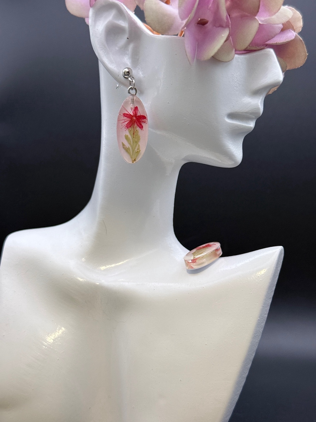 Cercei terariu cu flori presate � bijuterii inspirate din natură - bijuterii - cercei - cercei din rășină - Artynos.ro