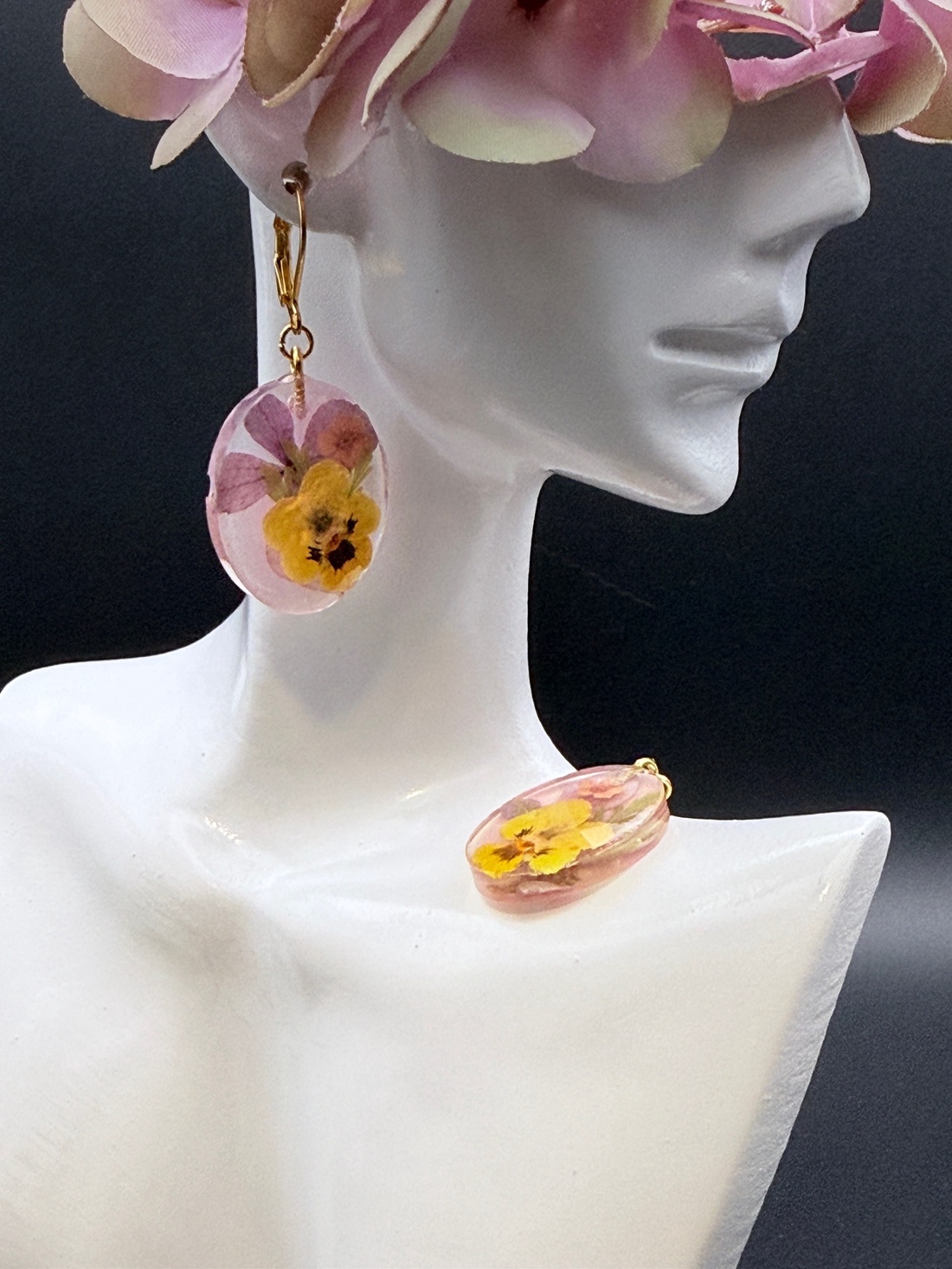 Cercei florali tip buchet � bijuterii naturale handmade - bijuterii - cercei - cercei hoops - Artynos.ro