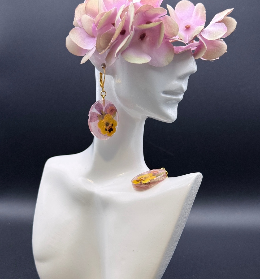 Cercei florali tip buchet � bijuterii naturale handmade - bijuterii - cercei - cercei hoops - Artynos.ro