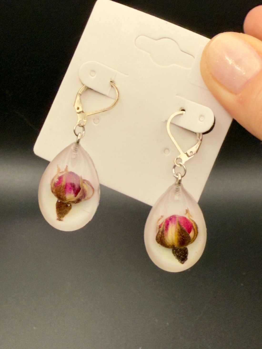  Cercei cu boboc de trandafir natural � bijuterii romantice handmade - bijuterii - cercei - cercei hoops - Artynos.ro