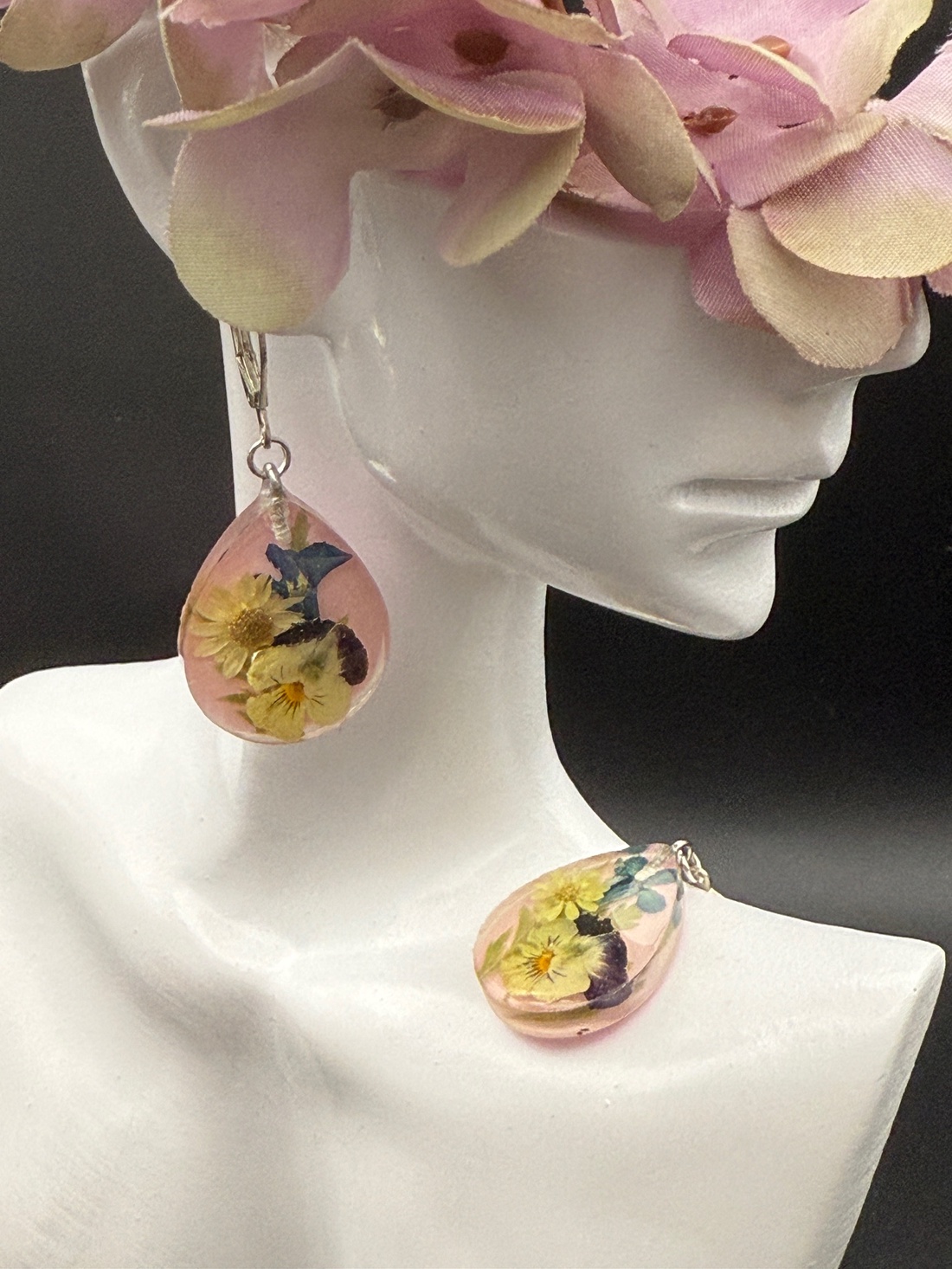 Cercei tip terariu cu flori naturale � bijuterii handmade unice - bijuterii - cercei - cercei hoops - Artynos.ro