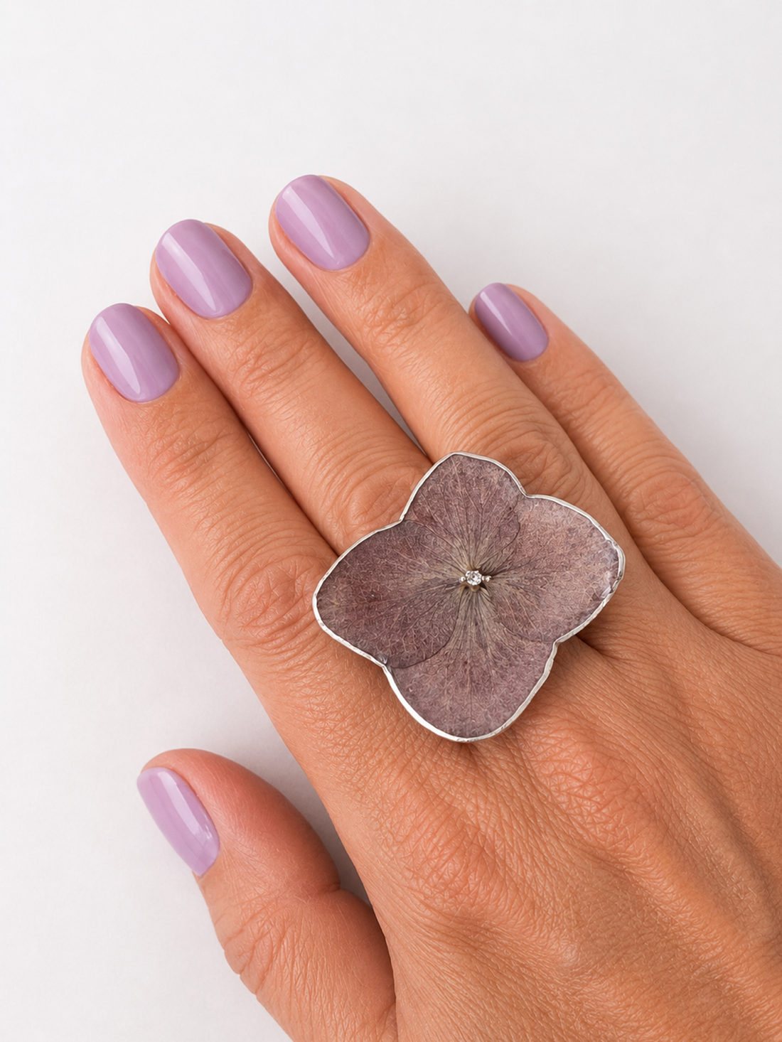 Inel handmade cu floare naturală violet în rășină - bijuterii - inele - inele statement - Artynos.ro
