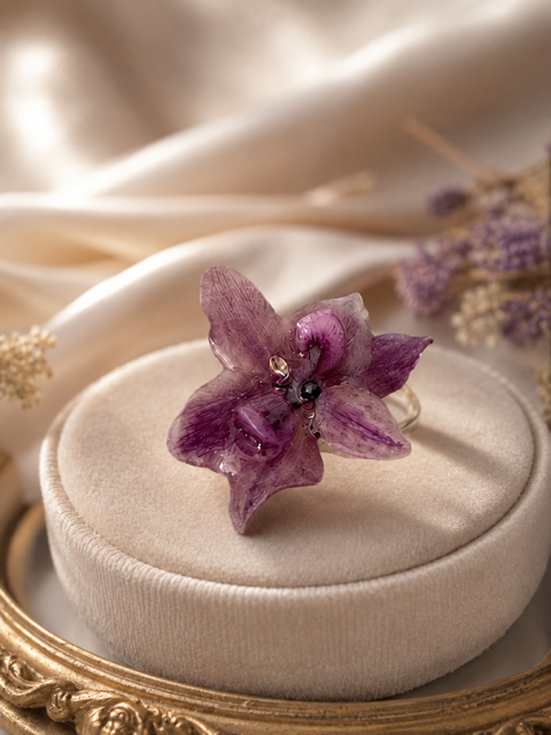 Inel handmade cu orhidee naturală mov în rășină �Inel handmade unicat - bijuterii - inele - inele statement - Artynos.ro
