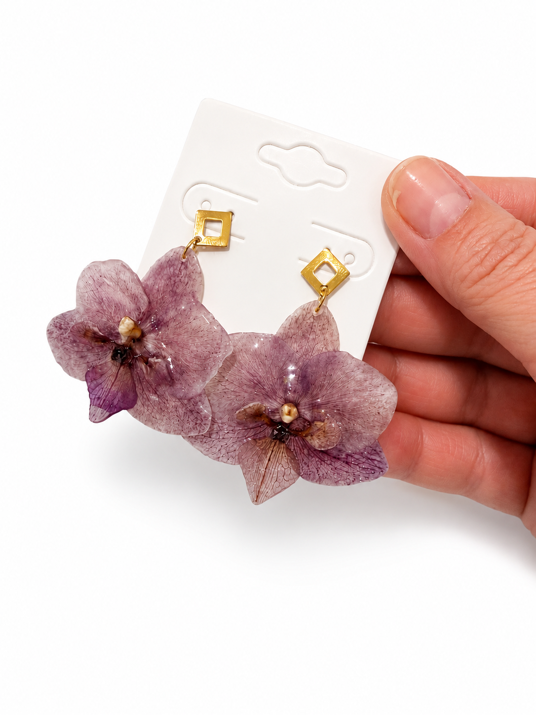 Cercei handmade cu orhidee mov și tortiță aurie -  Bijuterii din flori naturale - bijuterii - cercei - cercei din rășină - Artynos.ro