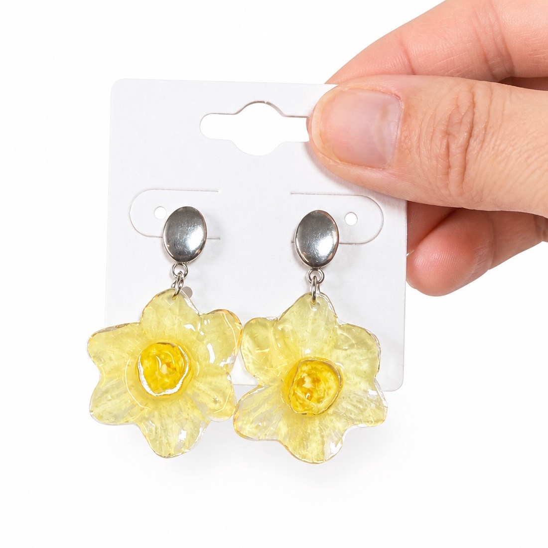 Cercei handmade cu narcise naturale � Flori autentice în rășină - bijuterii - cercei - cercei din rășină - Artynos.ro