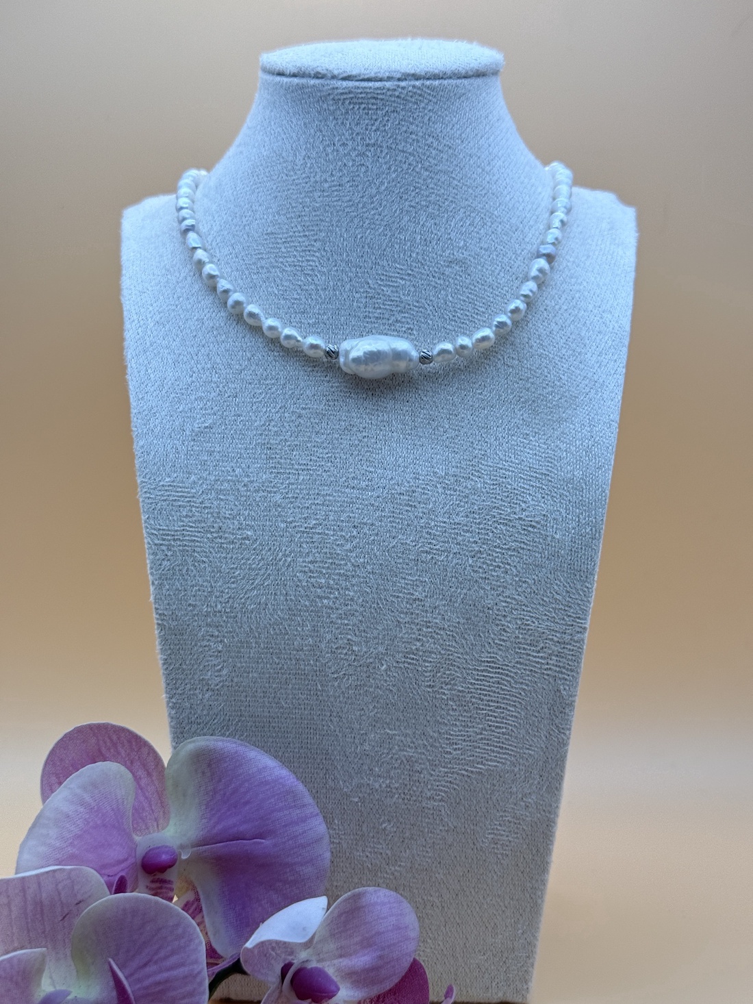 Colier Choker din Perle Naturale de Cultură cu Perlă Barocă Centrală - bijuterii - coliere - coliere din perle - Artynos.ro