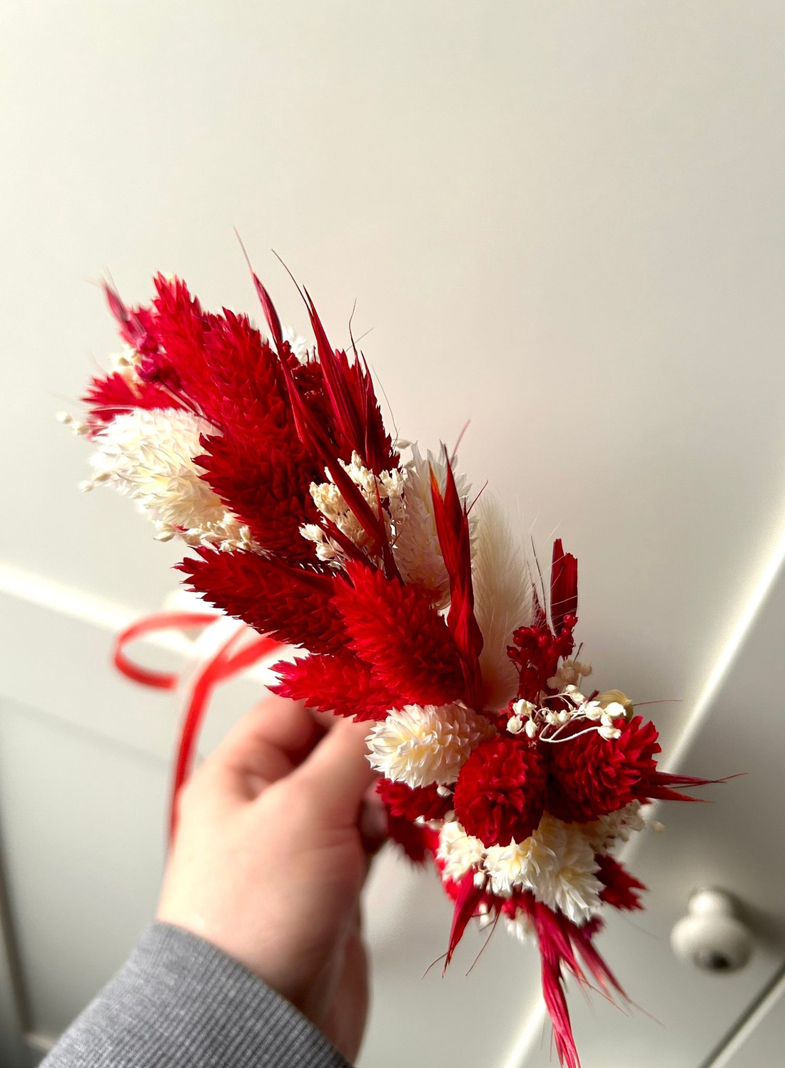 Coroniță din flori uscate � model reglabil, cromatică roșu-alb  - accesorii nuntă - ornamente de păr de nuntă - accesorii păr nuntă - Artynos.ro