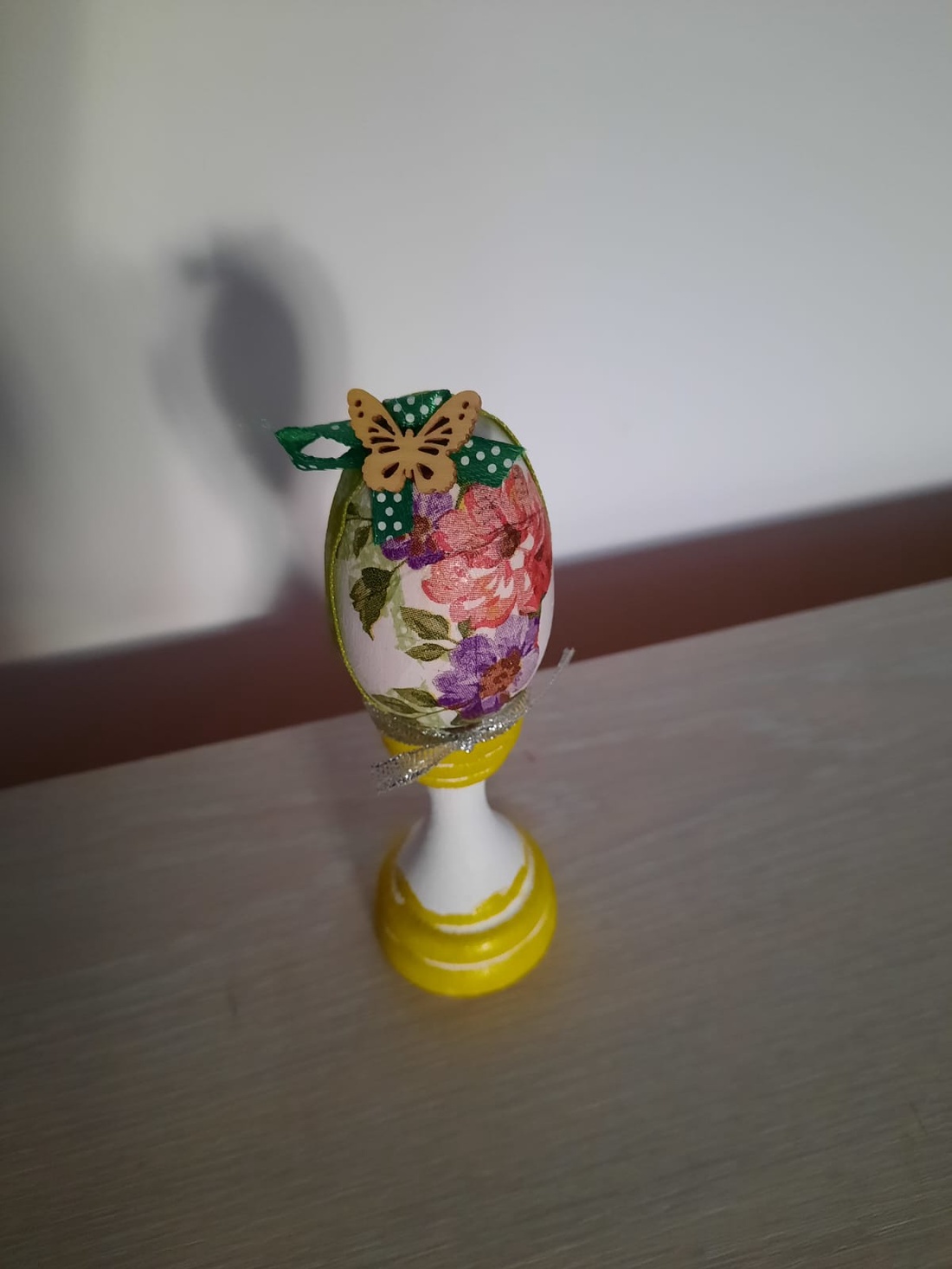 Ou cu suport galben - casă & stil de viață - accesorii pentru decorat casa - decorațiuni de masă și decorațiuni pentru rafturi - decorațiuni de masă - Artynos.ro Ou cu suport galben - casă & stil de viață - accesorii pentru decorat casa - decorațiuni de masă și decorațiuni pentru rafturi - decorațiuni de masă - Artynos.ro