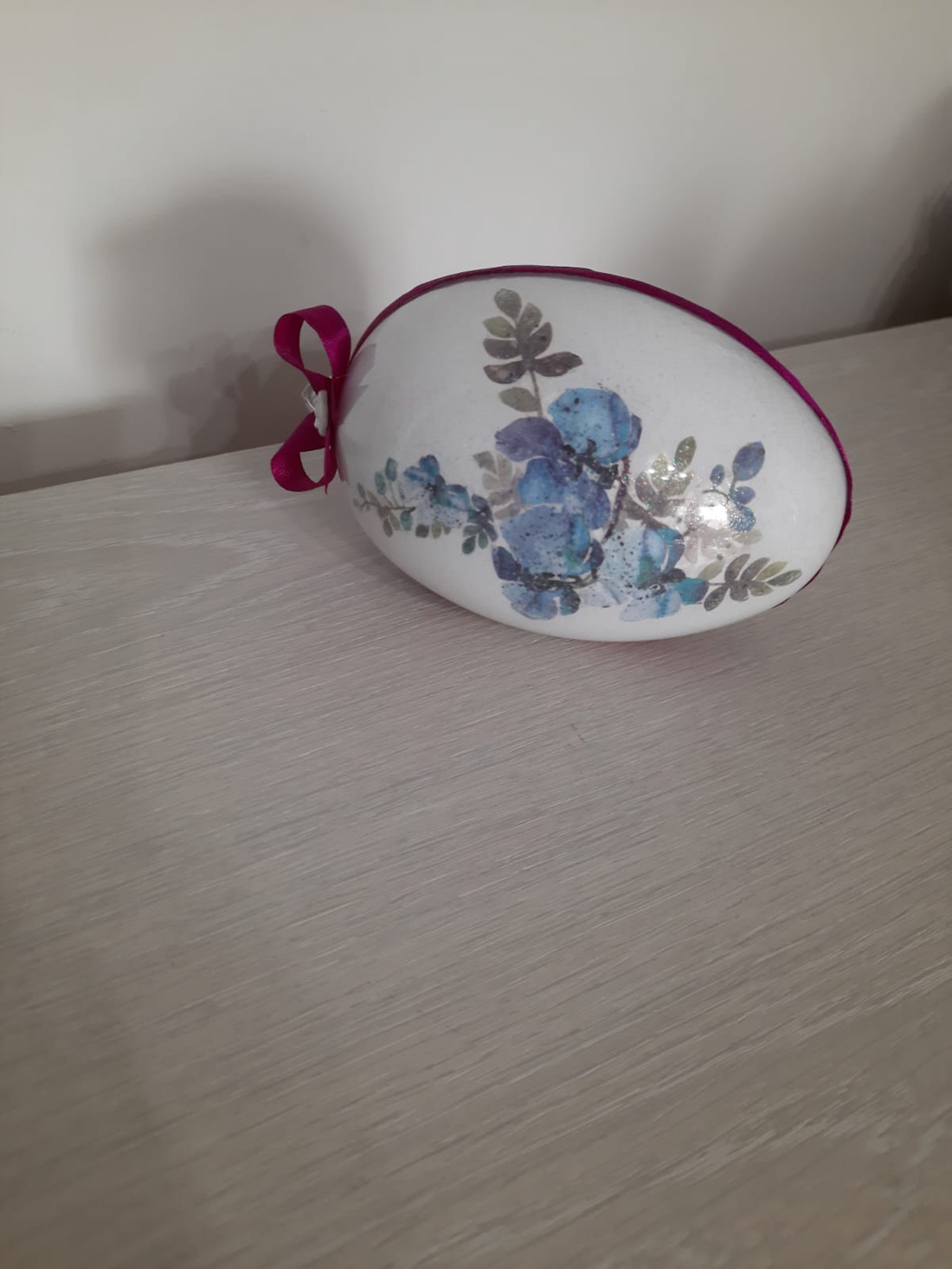 Decoratiune ou mare, cu model flori albastre - casă & stil de viață - accesorii pentru decorat casa - decorațiuni de masă și decorațiuni pentru rafturi - decorațiuni de masă - Artynos.ro Decoratiune ou mare, cu model flori albastre - casă & stil de viață - accesorii pentru decorat casa - decorațiuni de masă și decorațiuni pentru rafturi - decorațiuni de masă - Artynos.ro