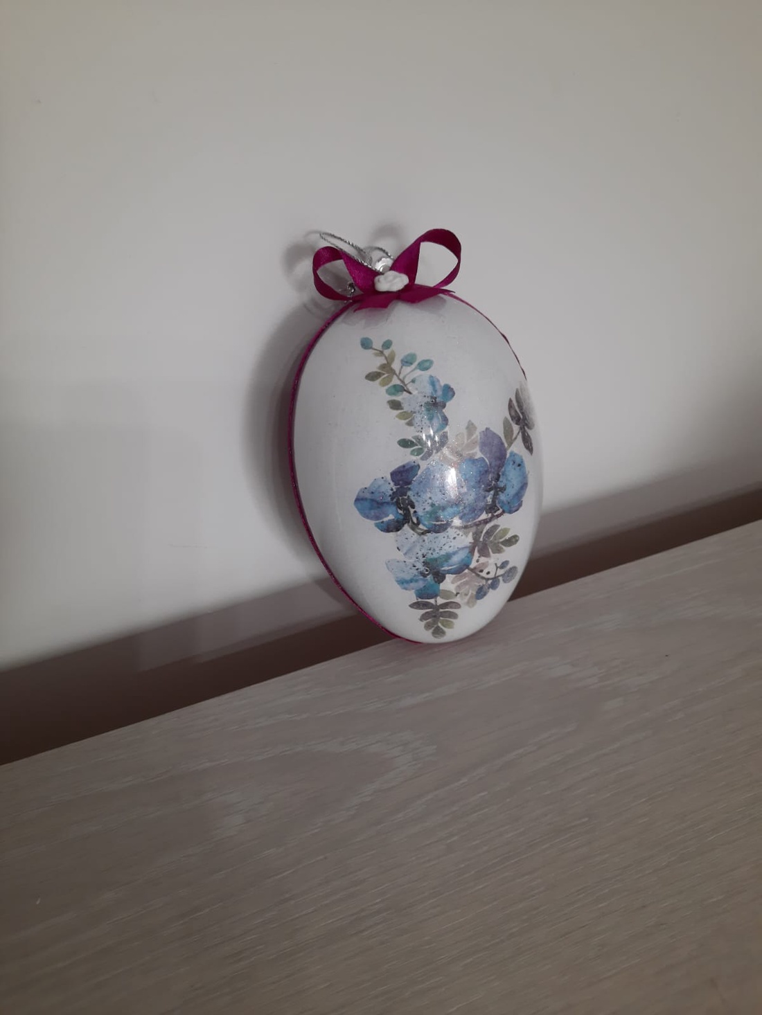 Decoratiune ou mare, cu model flori albastre - casă & stil de viață - accesorii pentru decorat casa - decorațiuni de masă și decorațiuni pentru rafturi - decorațiuni de masă - Artynos.ro Decoratiune ou mare, cu model flori albastre - casă & stil de viață - accesorii pentru decorat casa - decorațiuni de masă și decorațiuni pentru rafturi - decorațiuni de masă - Artynos.ro