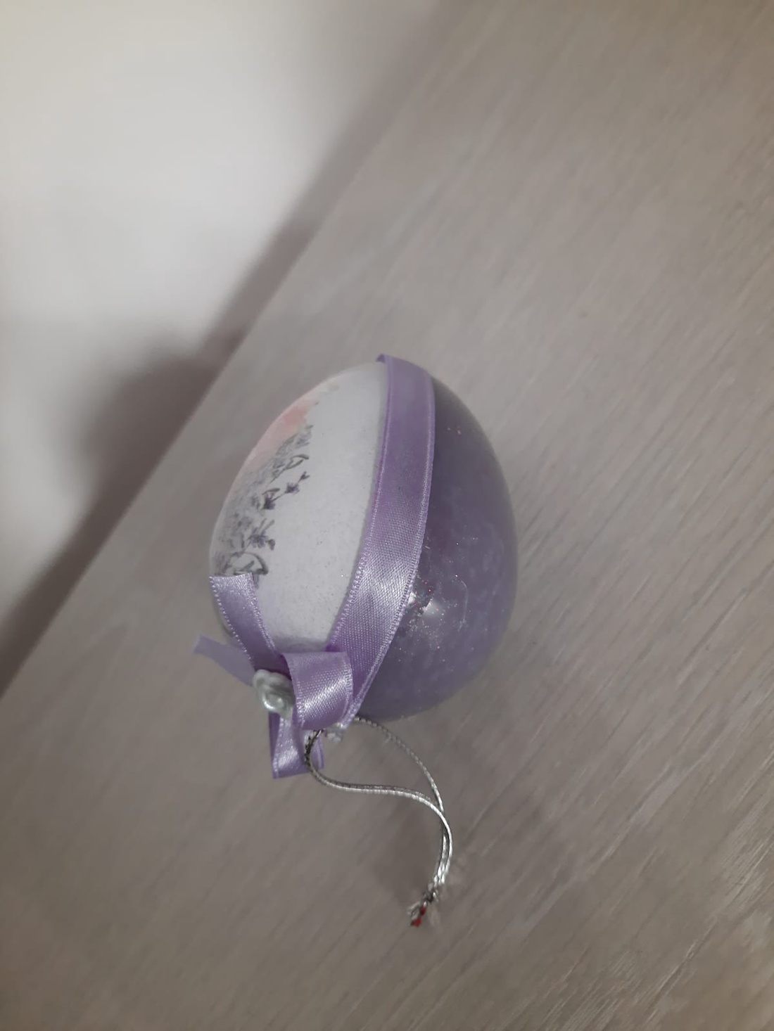 Decoratiune ou cu funda mov - casă & stil de viață - accesorii pentru decorat casa - decorațiuni de masă și decorațiuni pentru rafturi - decorațiuni de masă - Artynos.ro Decoratiune ou cu funda mov - casă & stil de viață - accesorii pentru decorat casa - decorațiuni de masă și decorațiuni pentru rafturi - decorațiuni de masă - Artynos.ro