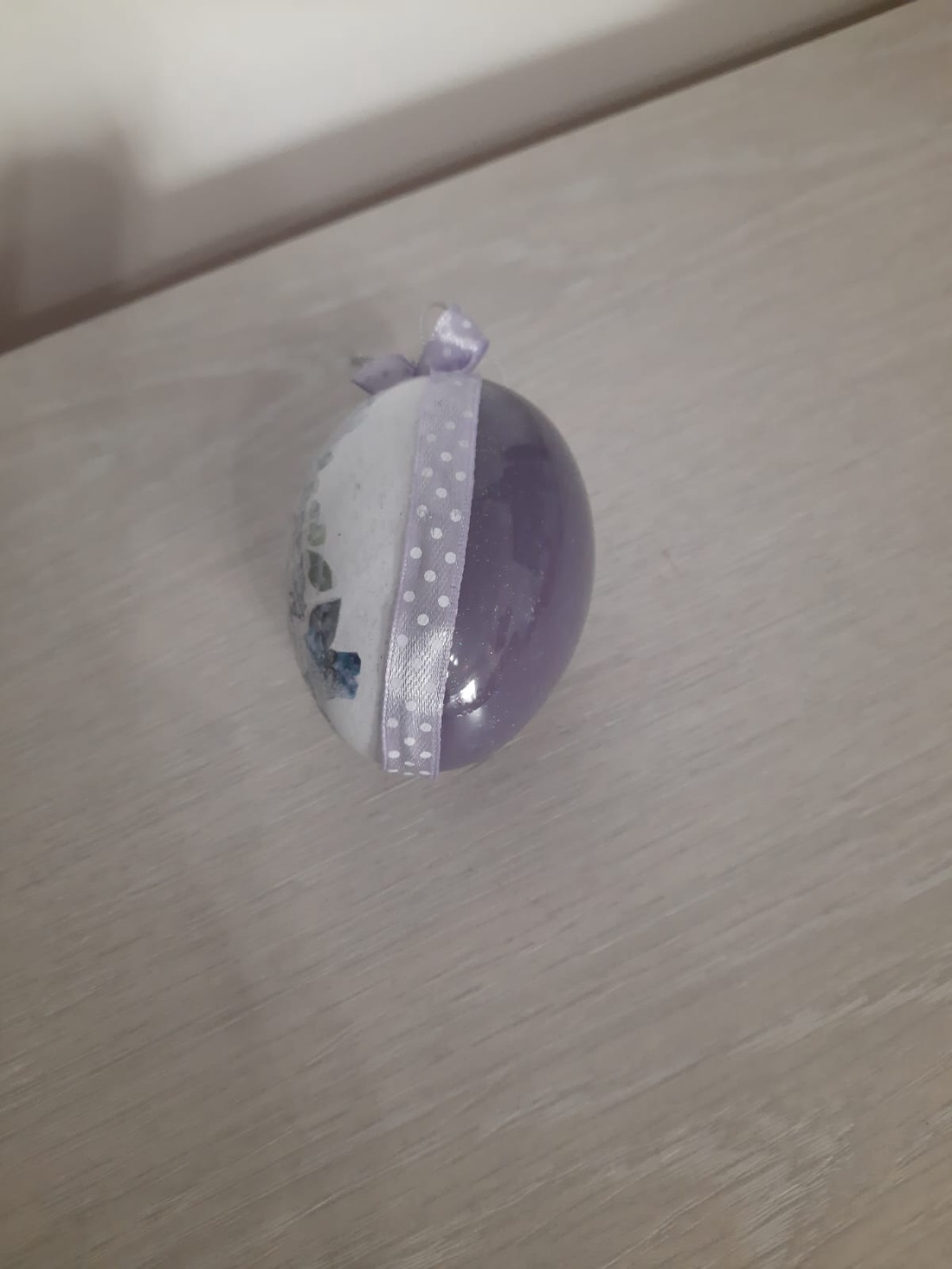 Ou decorativ cu flori albastre si funda cu buline - casă & stil de viață - accesorii pentru decorat casa - decorațiuni de masă și decorațiuni pentru rafturi - decorațiuni de masă - Artynos.ro Ou decorativ cu flori albastre si funda cu buline - casă & stil de viață - accesorii pentru decorat casa - decorațiuni de masă și decorațiuni pentru rafturi - decorațiuni de masă - Artynos.ro