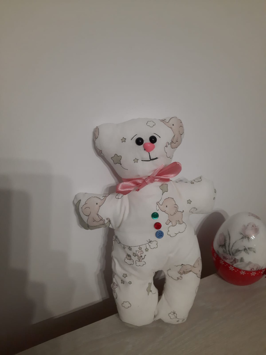 Ursulet alb cu elefantei - casă & stil de viață - echipament pentru camera copiilor - decorațiuni pentru camera copilului - Artynos.ro
