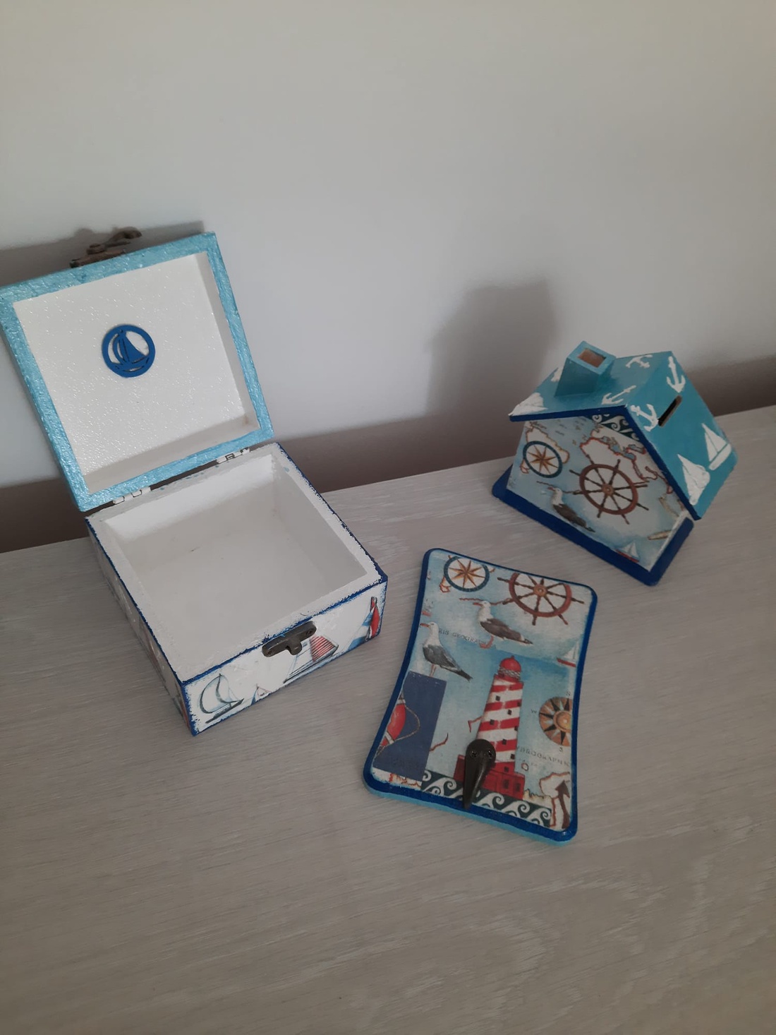 Set pusculita cu motive marine - casă & stil de viață - accesorii pentru decorat casa - decorațiuni de masă și decorațiuni pentru rafturi - cutii decor, cutii de suveniruri - Artynos.ro Set pusculita cu motive marine - casă & stil de viață - accesorii pentru decorat casa - decorațiuni de masă și decorațiuni pentru rafturi - cutii decor, cutii de suveniruri - Artynos.ro