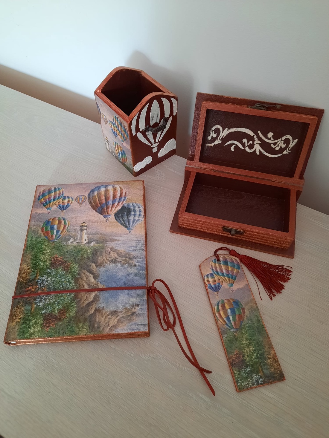 Set de birou cu baloane - casă & stil de viață - accesorii pentru decorat casa - decorațiuni de masă și decorațiuni pentru rafturi - decorațiuni de masă - Artynos.ro Set de birou cu baloane - casă & stil de viață - accesorii pentru decorat casa - decorațiuni de masă și decorațiuni pentru rafturi - decorațiuni de masă - Artynos.ro