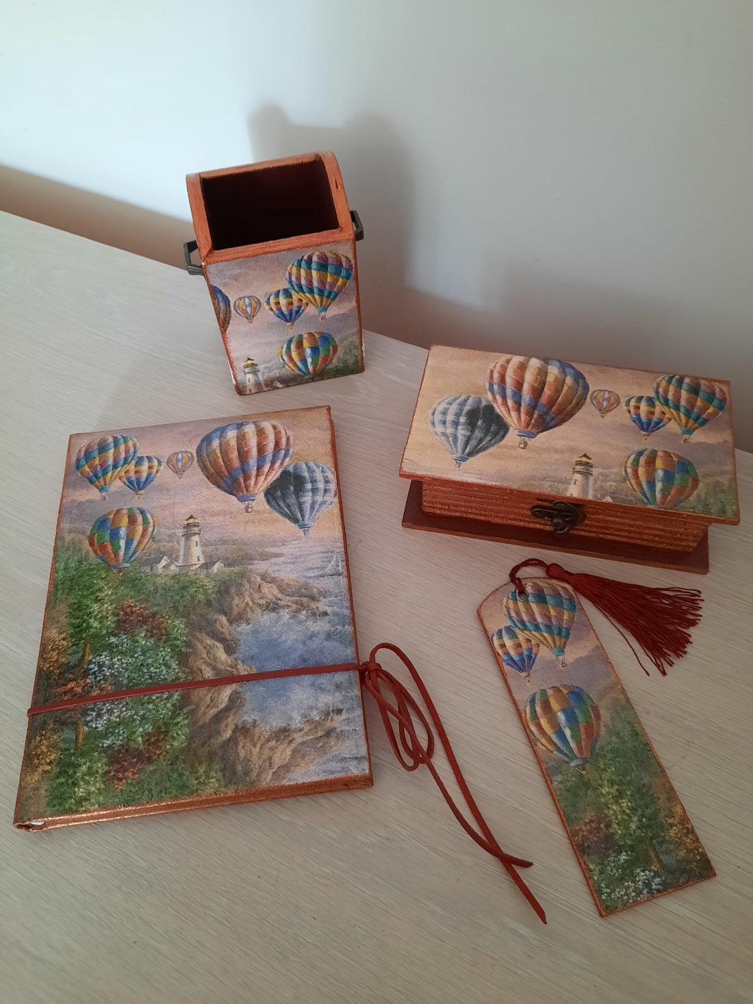 Set de birou cu baloane - casă & stil de viață - accesorii pentru decorat casa - decorațiuni de masă și decorațiuni pentru rafturi - decorațiuni de masă - Artynos.ro Set de birou cu baloane - casă & stil de viață - accesorii pentru decorat casa - decorațiuni de masă și decorațiuni pentru rafturi - decorațiuni de masă - Artynos.ro