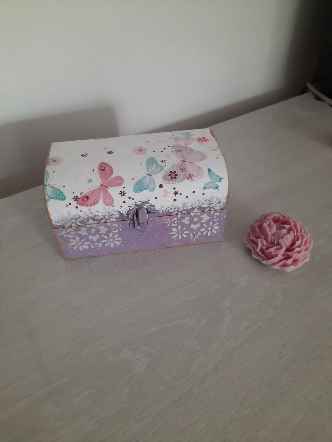 Caseta bijuterii cu fluturi - casă & stil de viață - accesorii pentru decorat casa - decorațiuni de masă și decorațiuni pentru rafturi - decorațiuni de masă - Artynos.ro Caseta bijuterii cu fluturi - casă & stil de viață - accesorii pentru decorat casa - decorațiuni de masă și decorațiuni pentru rafturi - decorațiuni de masă - Artynos.ro