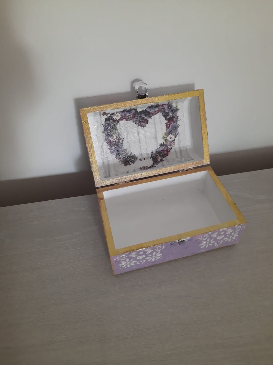 Caseta bijuterii cu fluturi - casă & stil de viață - accesorii pentru decorat casa - decorațiuni de masă și decorațiuni pentru rafturi - decorațiuni de masă - Artynos.ro Caseta bijuterii cu fluturi - casă & stil de viață - accesorii pentru decorat casa - decorațiuni de masă și decorațiuni pentru rafturi - decorațiuni de masă - Artynos.ro