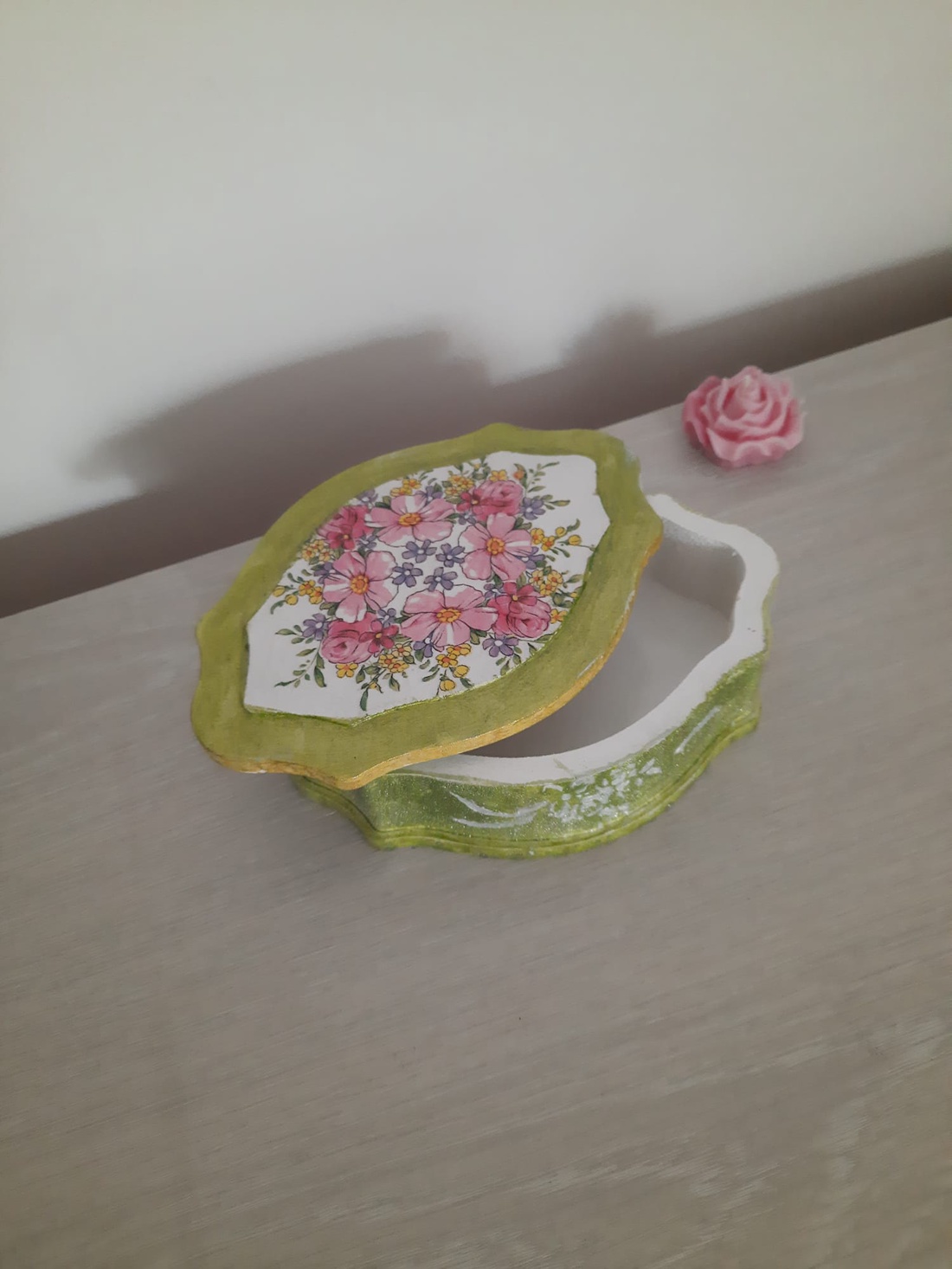 Caseta bijuterii verde - casă & stil de viață - accesorii pentru decorat casa - decorațiuni de masă și decorațiuni pentru rafturi - decorațiuni de masă - Artynos.ro Caseta bijuterii verde - casă & stil de viață - accesorii pentru decorat casa - decorațiuni de masă și decorațiuni pentru rafturi - decorațiuni de masă - Artynos.ro