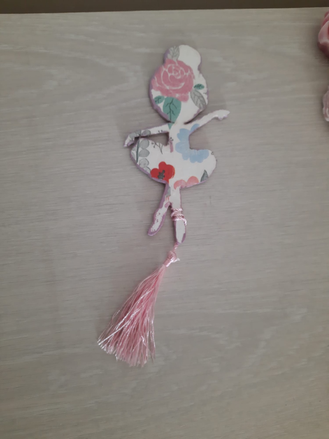 Semn de carte balerina roz - cărți și creații cu tematică muzicală, cadouri - semn de carte - Artynos.ro Semn de carte balerina roz - cărți și creații cu tematică muzicală, cadouri - semn de carte - Artynos.ro