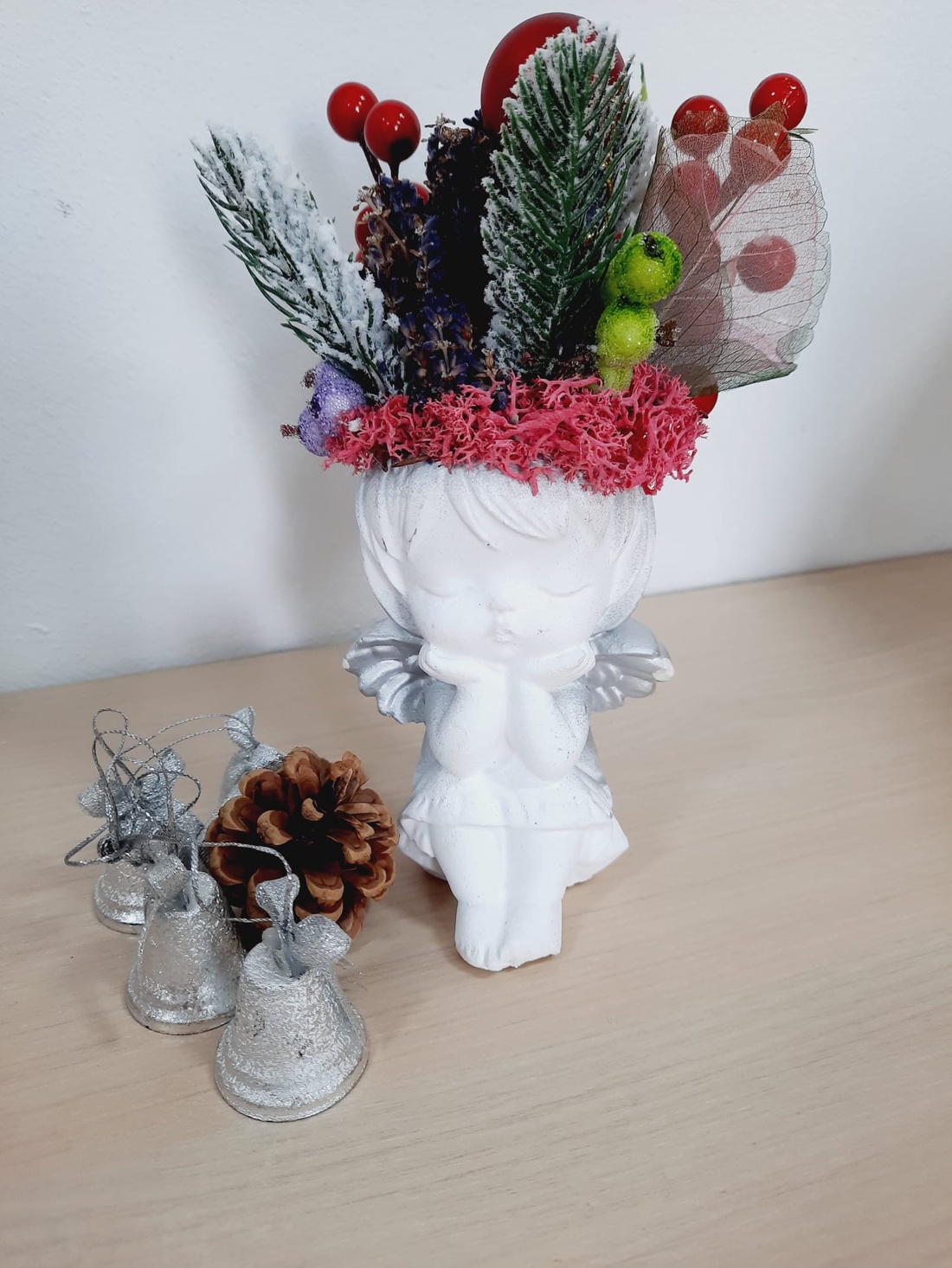 Vaza ingeras - casă & stil de viață - accesorii pentru decorat casa - suport de flori - vaze - Artynos.ro Vaza ingeras - casă & stil de viață - accesorii pentru decorat casa - suport de flori - vaze - Artynos.ro