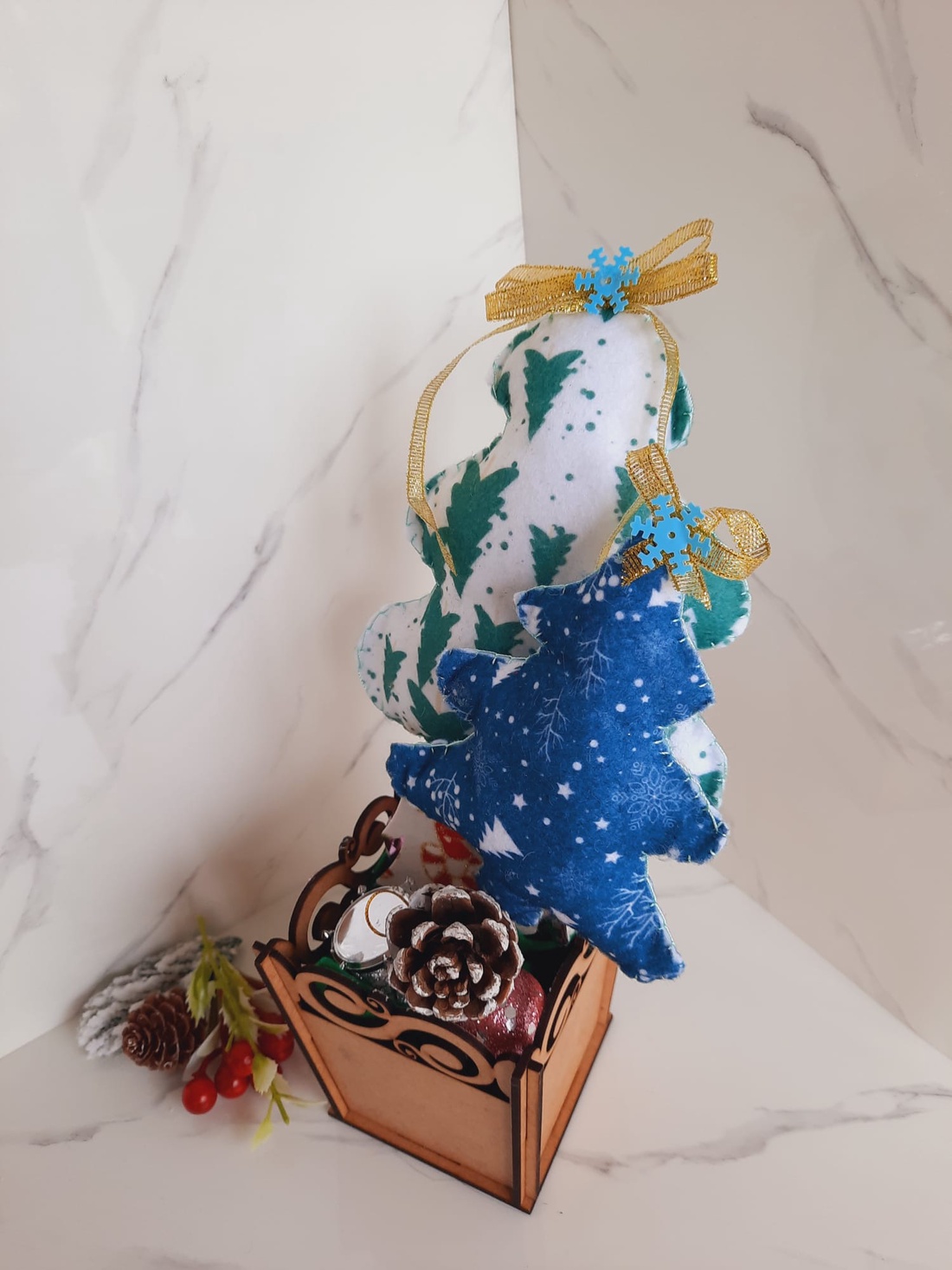 Ghiveci cu brazi colorati - casă & stil de viață - accesorii pentru decorat casa - decorațiuni de masă și decorațiuni pentru rafturi  - decorațiuni de masă - Artynos.ro