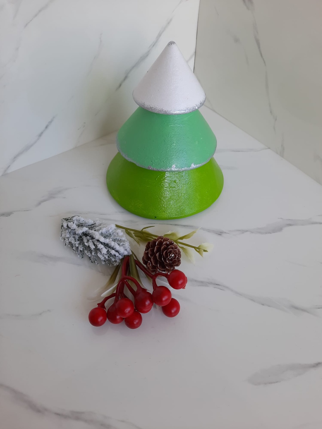 Brad suport lumanare - casă & stil de viață - accesorii pentru decorat casa - decorațiuni de masă și decorațiuni pentru rafturi  - decorațiuni de masă - Artynos.ro Brad suport lumanare - casă & stil de viață - accesorii pentru decorat casa - decorațiuni de masă și decorațiuni pentru rafturi  - decorațiuni de masă - Artynos.ro