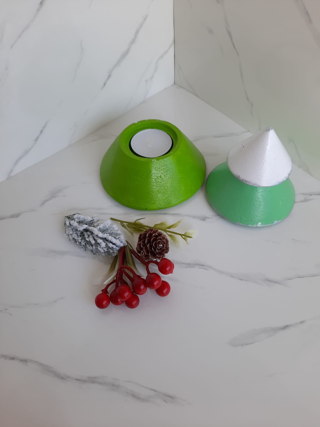 Brad suport lumanare - casă & stil de viață - accesorii pentru decorat casa - decorațiuni de masă și decorațiuni pentru rafturi  - decorațiuni de masă - Artynos.ro Brad suport lumanare - casă & stil de viață - accesorii pentru decorat casa - decorațiuni de masă și decorațiuni pentru rafturi  - decorațiuni de masă - Artynos.ro