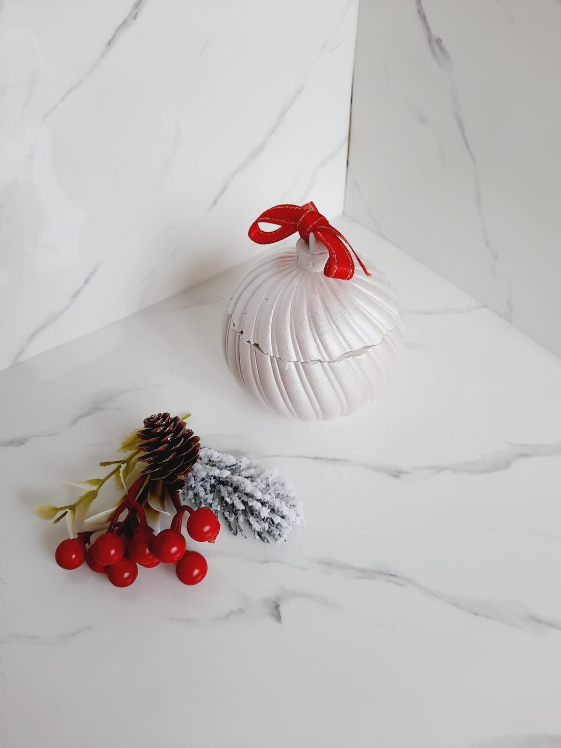 Glob alb perlat lumanare - crăciun - decorațiuni de crăciun de casă - globuri de crăciun - Artynos.ro