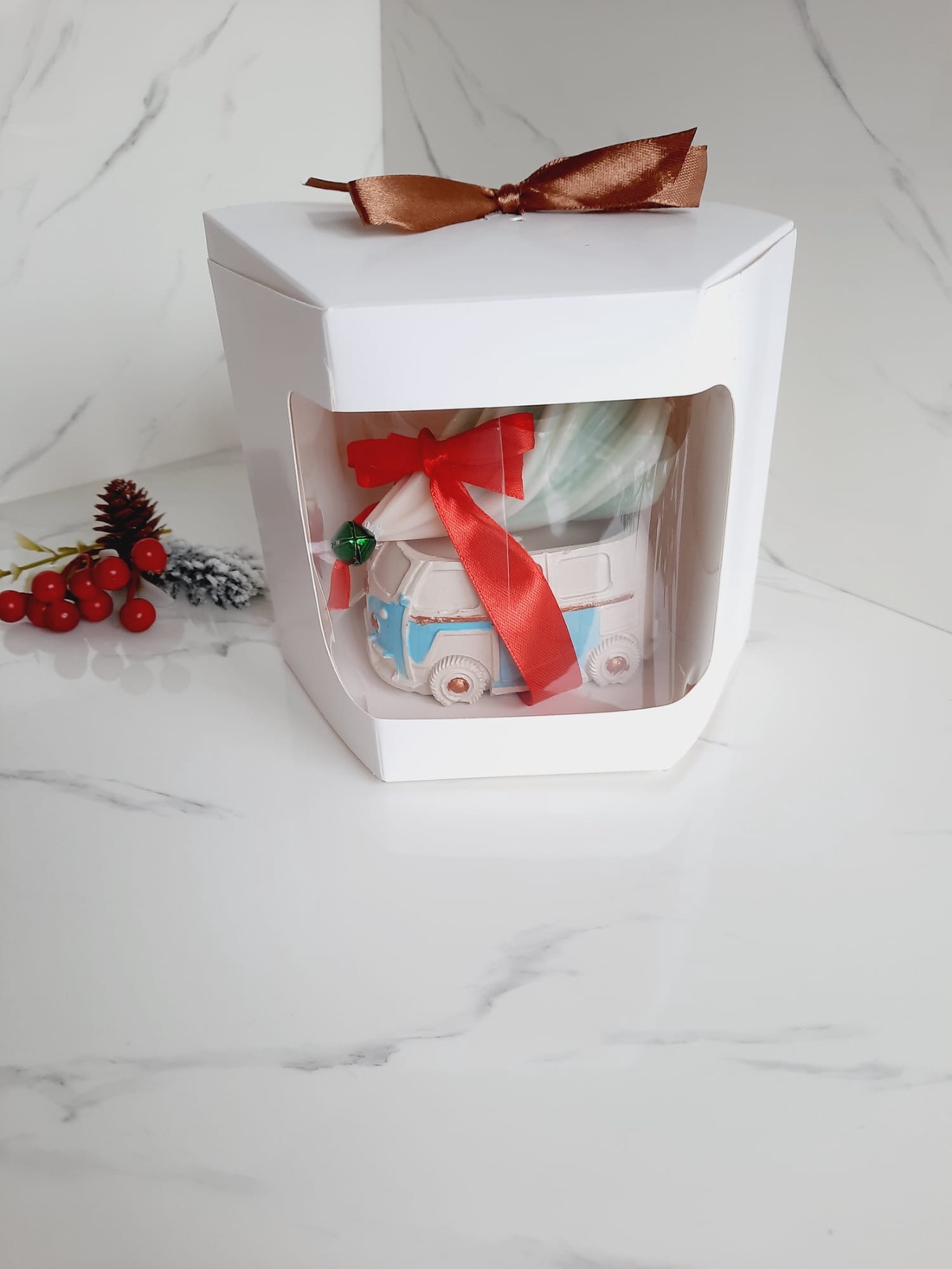 Autobuz cu brad lumanare - casă & stil de viață - lumânări, parfumuri, arome - lumânare - lumânări artizanale - Artynos.ro Autobuz cu brad lumanare - casă & stil de viață - lumânări, parfumuri, arome - lumânare - lumânări artizanale - Artynos.ro