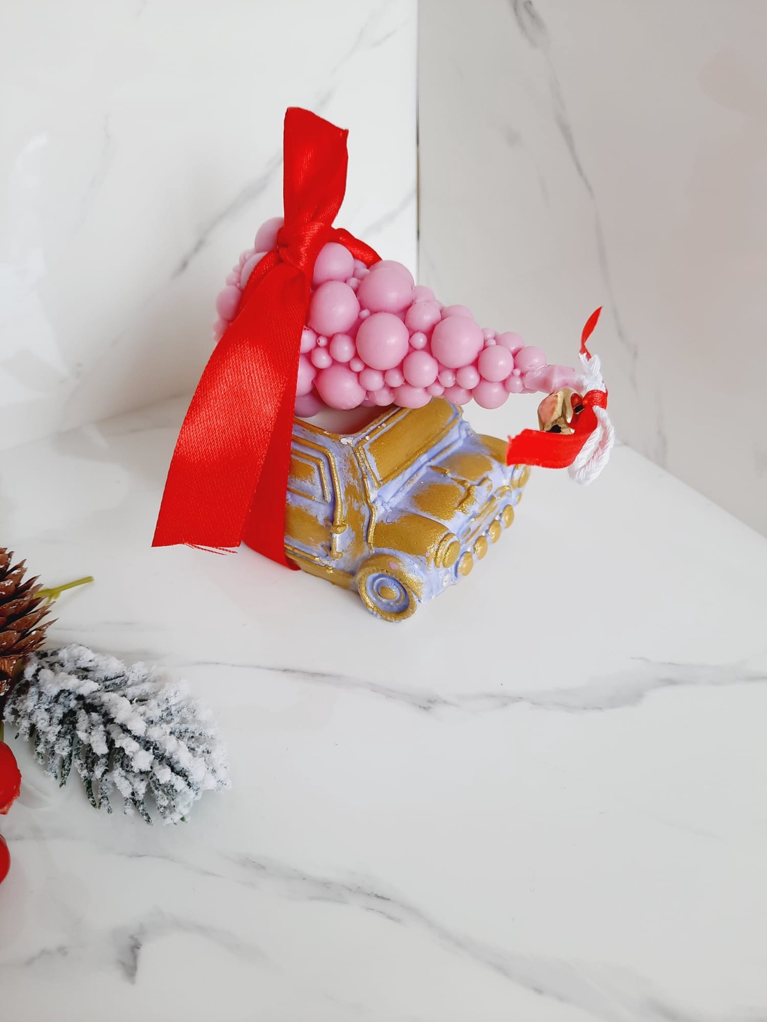 Masina cu brad lumanare - casă & stil de viață - lumânări, parfumuri, arome - lumânare - lumânări artizanale - Artynos.ro