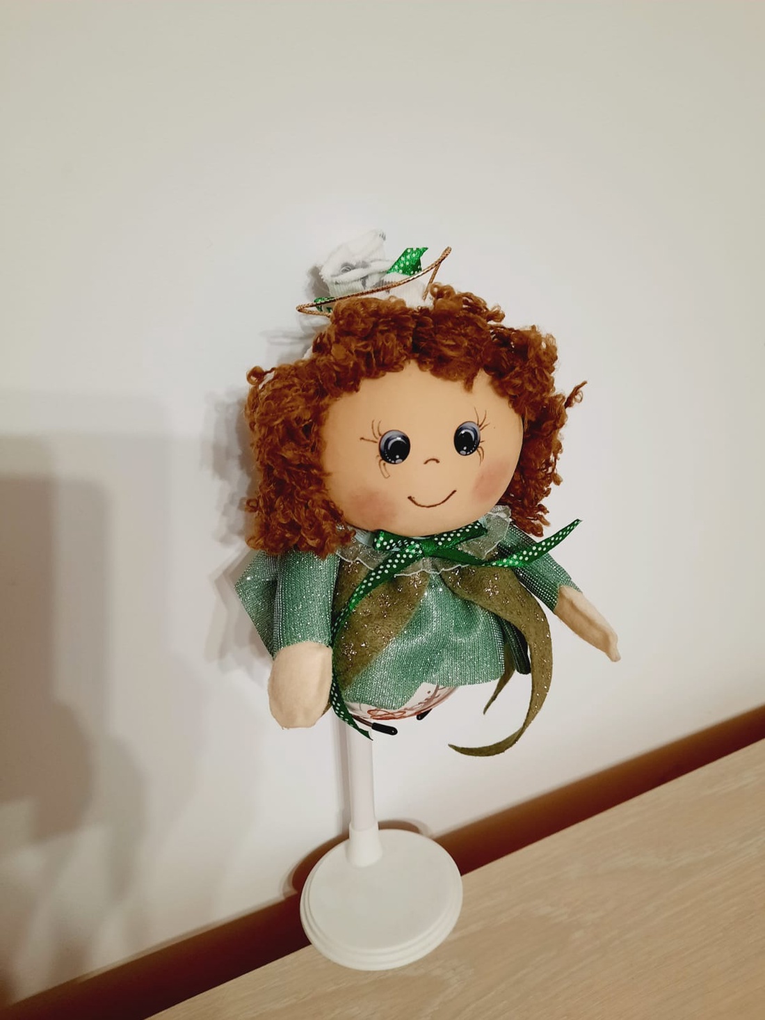 Baietel in costum verde decoratiune - crăciun - decorațiuni de crăciun de casă - globuri de crăciun - Artynos.ro