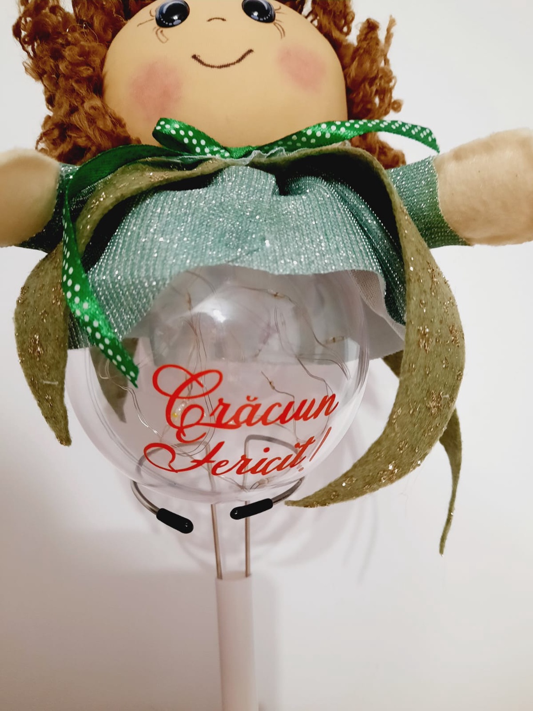 Baietel in costum verde decoratiune - crăciun - decorațiuni de crăciun de casă - globuri de crăciun - Artynos.ro