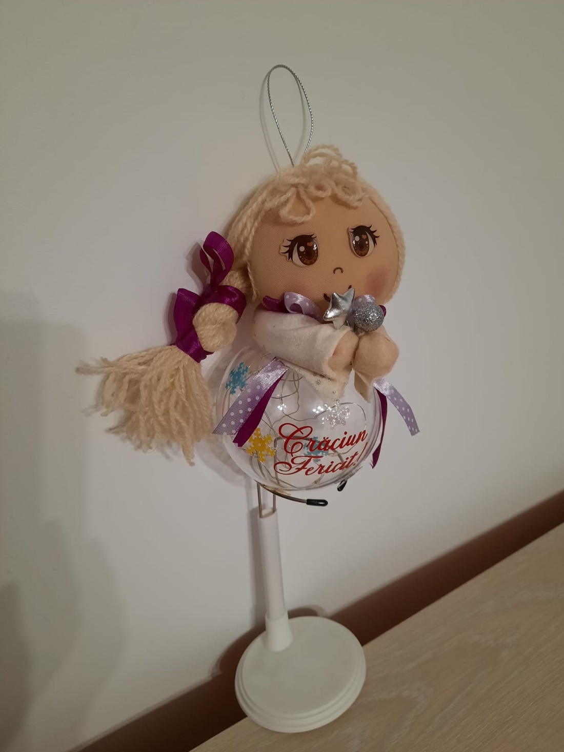 Fetita blonda decoratiune - crăciun - decorațiuni de crăciun de casă - globuri de crăciun - Artynos.ro