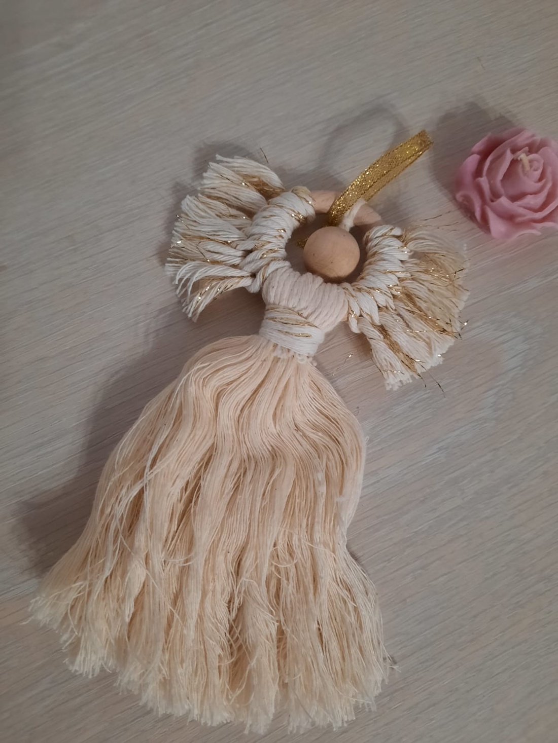 Ingeras pe cerc de lemn - casă & stil de viață - accesorii pentru decorat casa - decorațiuni de pereți, decorațiuni suspendate - decorațiuni perete, macramé - Artynos.ro