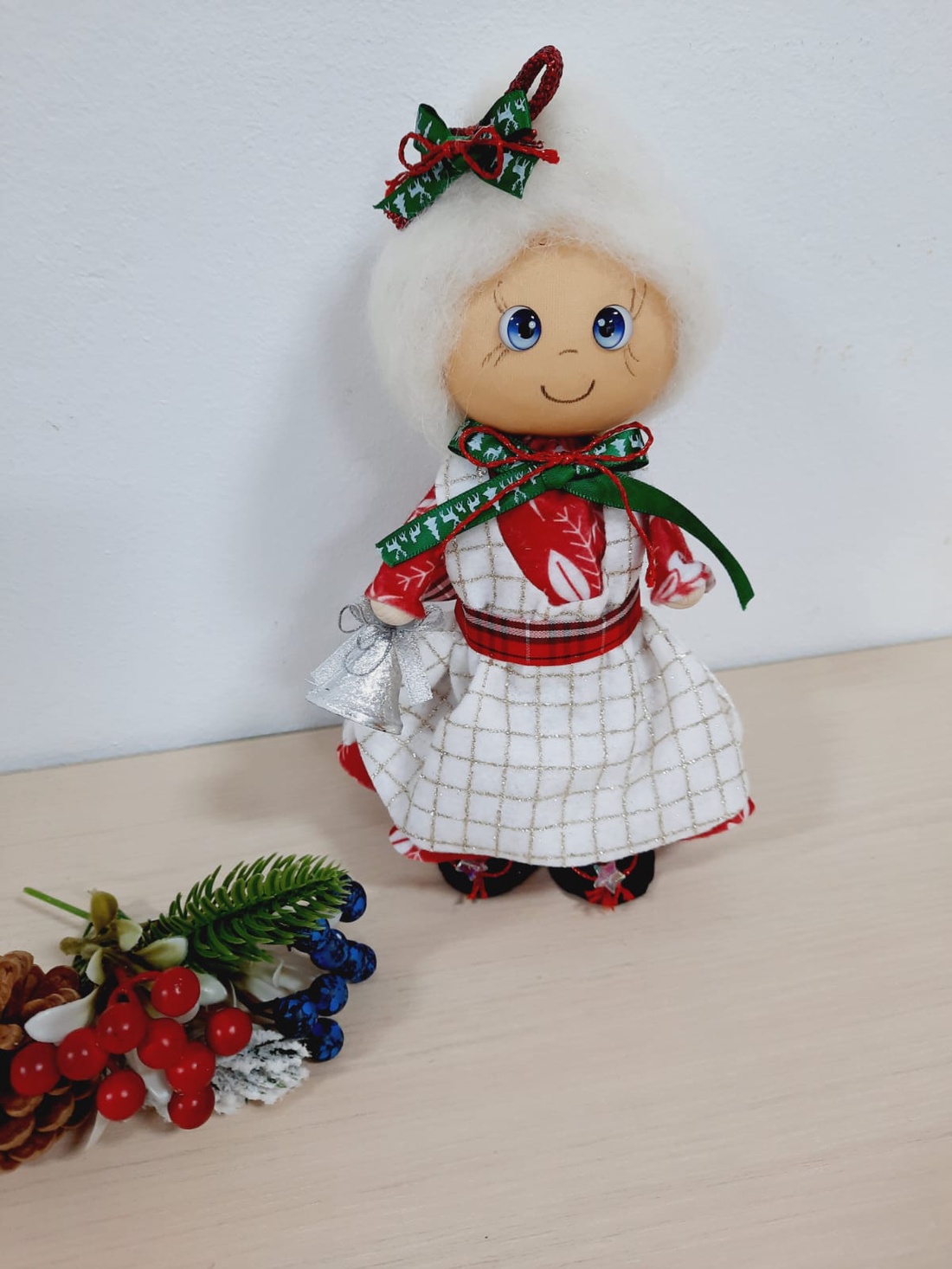 Doamna Craciun - jucării și echipamente pentru copii - jucării și accesorii pentru copii - păpuși de joacă - Artynos.ro