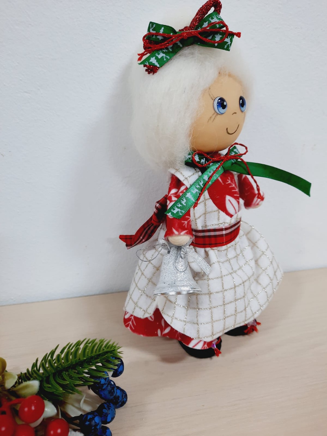 Doamna Craciun - jucării și echipamente pentru copii - jucării și accesorii pentru copii - păpuși de joacă - Artynos.ro