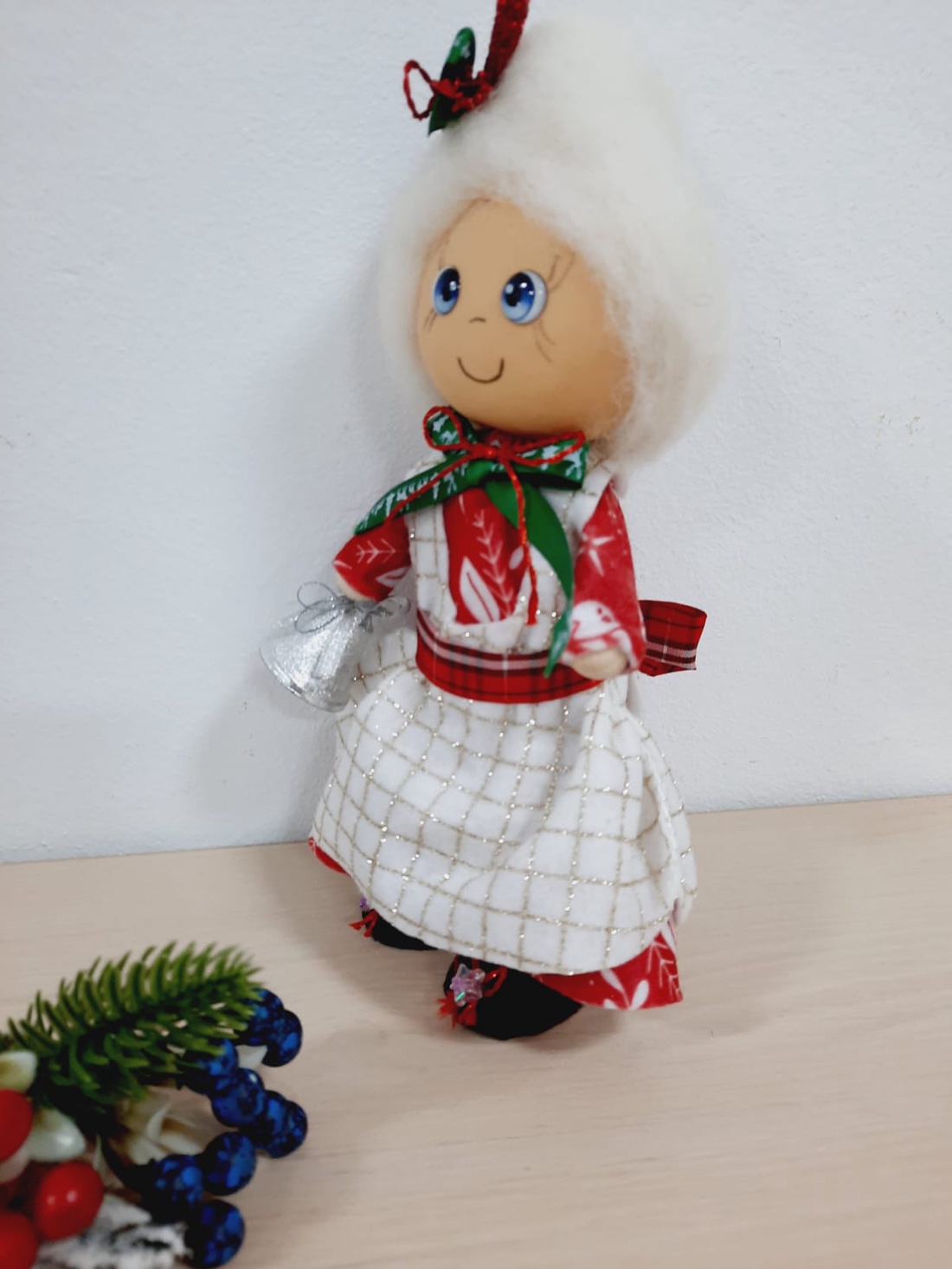 Doamna Craciun - jucării și echipamente pentru copii - jucării și accesorii pentru copii - păpuși de joacă - Artynos.ro