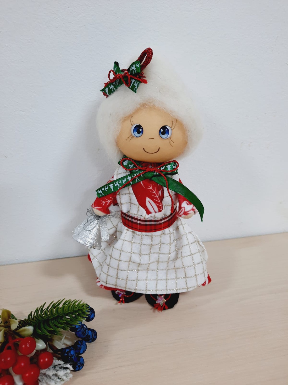 Doamna Craciun - jucării și echipamente pentru copii - jucării și accesorii pentru copii - păpuși de joacă - Artynos.ro