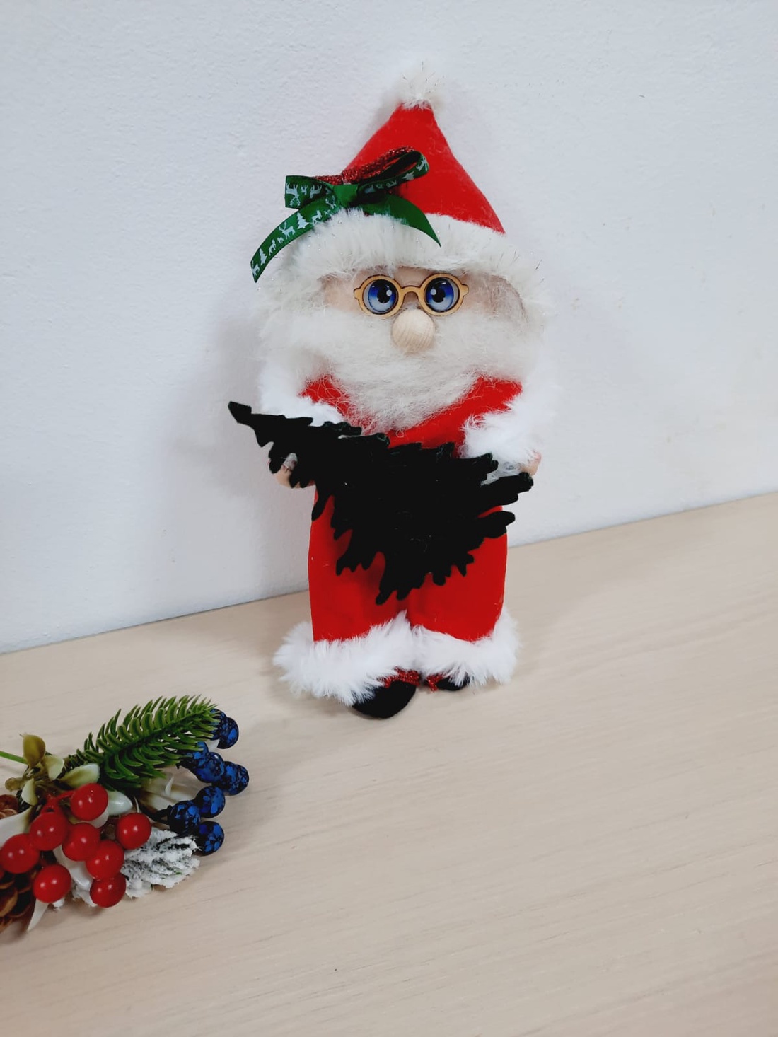 Mos Craciun - jucării și echipamente pentru copii - jucării și accesorii pentru copii - păpuși de joacă - Artynos.ro