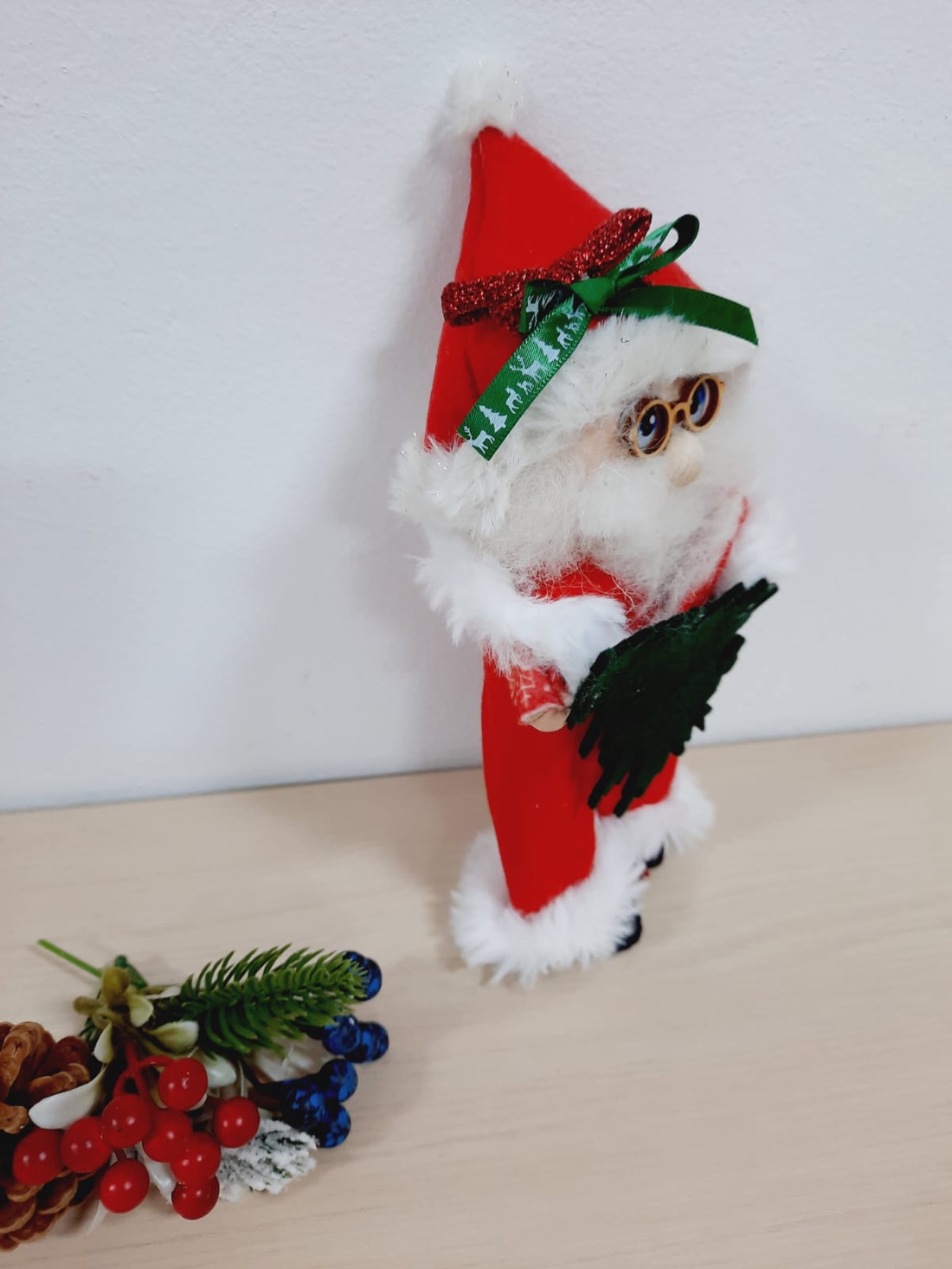 Mos Craciun - jucării și echipamente pentru copii - jucării și accesorii pentru copii - păpuși de joacă - Artynos.ro