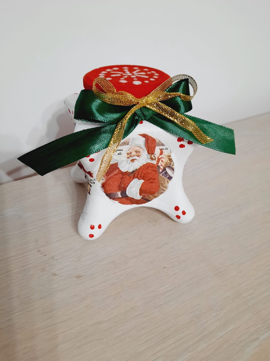 Bomboniera cu Mos Craciun - casă & stil de viață - accesorii pentru decorat casa - decorațiuni de masă și decorațiuni pentru rafturi  - decorațiuni de masă - Artynos.ro