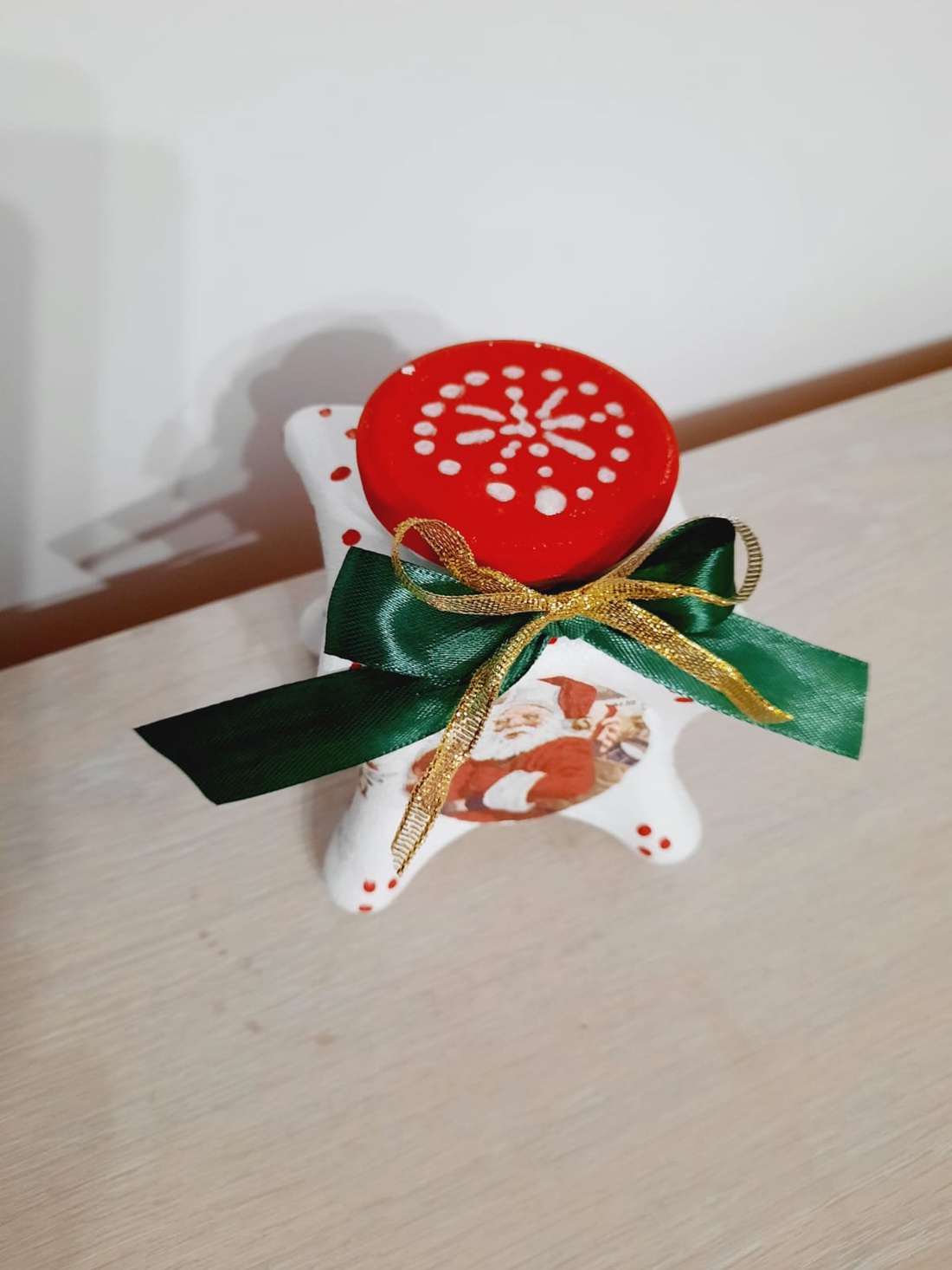 Bomboniera cu Mos Craciun - casă & stil de viață - accesorii pentru decorat casa - decorațiuni de masă și decorațiuni pentru rafturi  - decorațiuni de masă - Artynos.ro