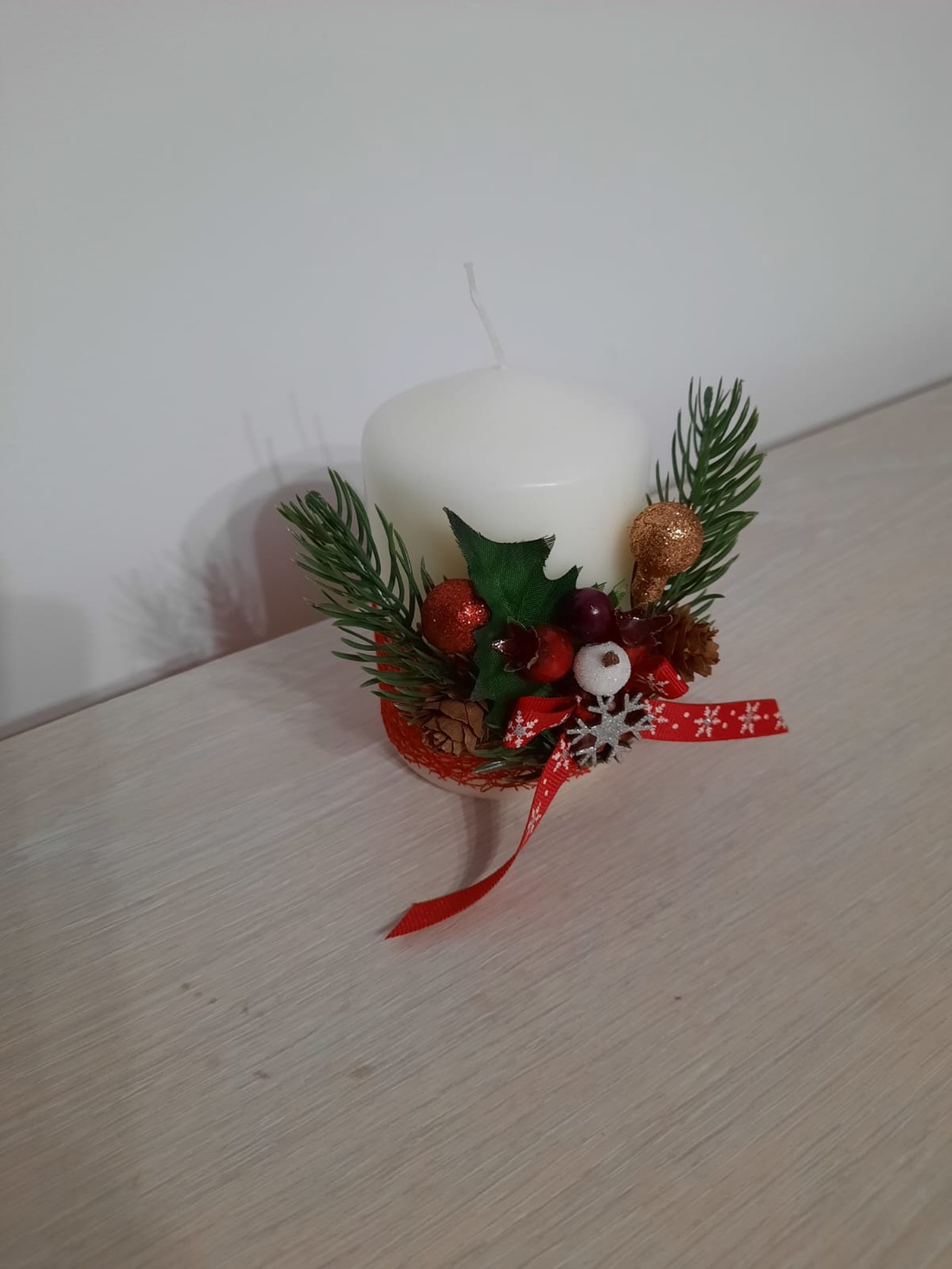 Lumanare scurta decorata - casă & stil de viață - lumânări, parfumuri, arome - lumânări și sfeșnice - Artynos.ro